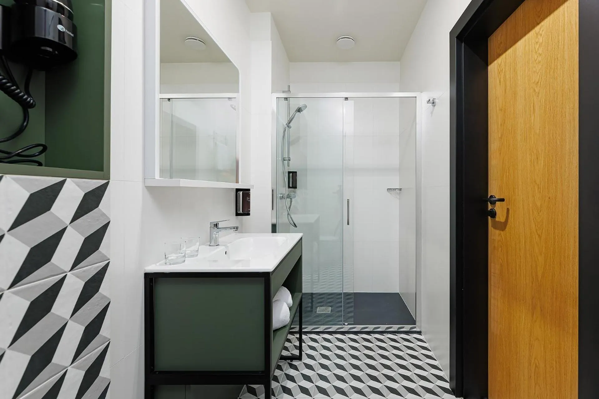 Shower in TULIP Residences Lviv