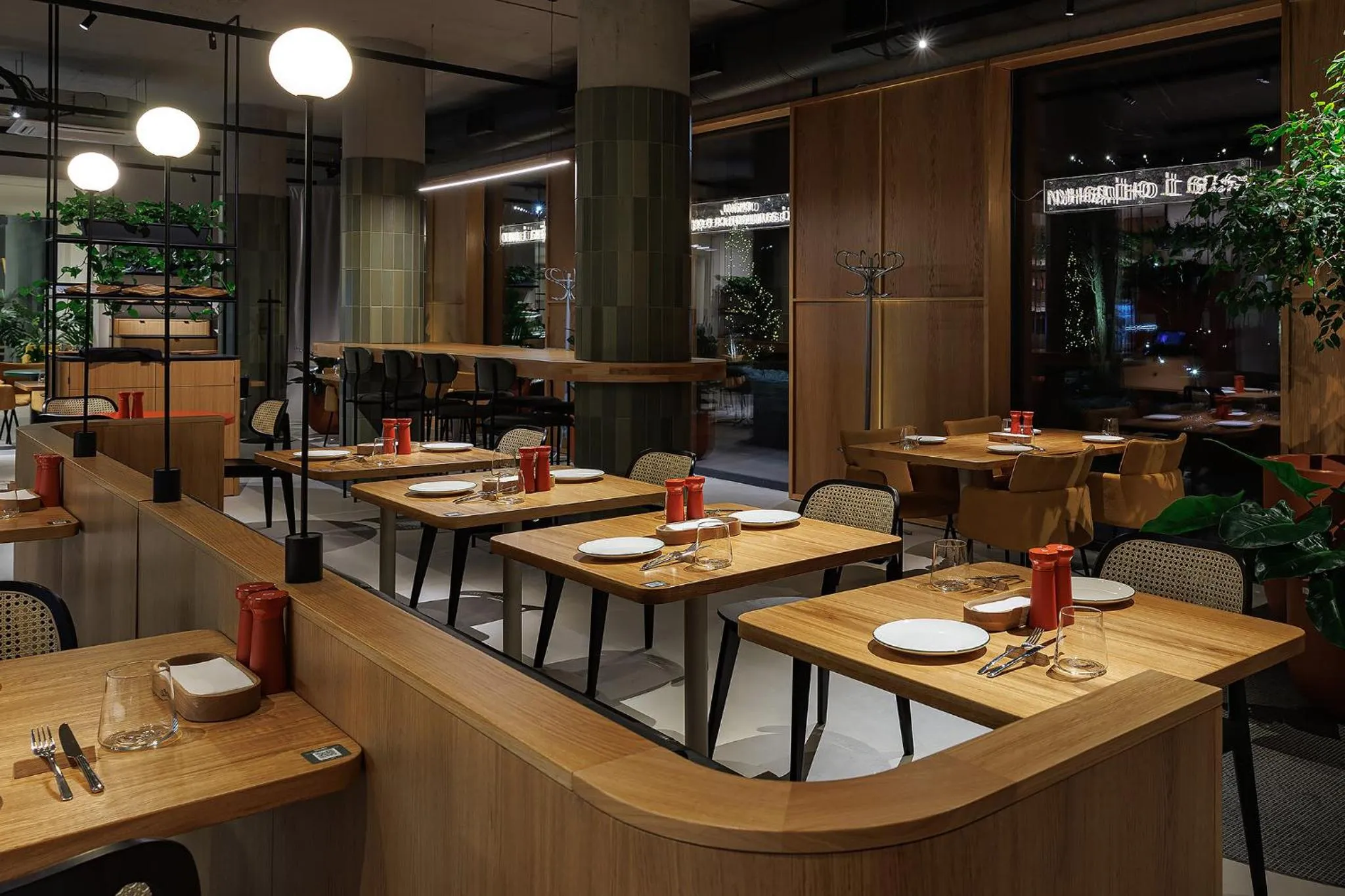 Restaurant/places to eat in TULIP Residences Lviv