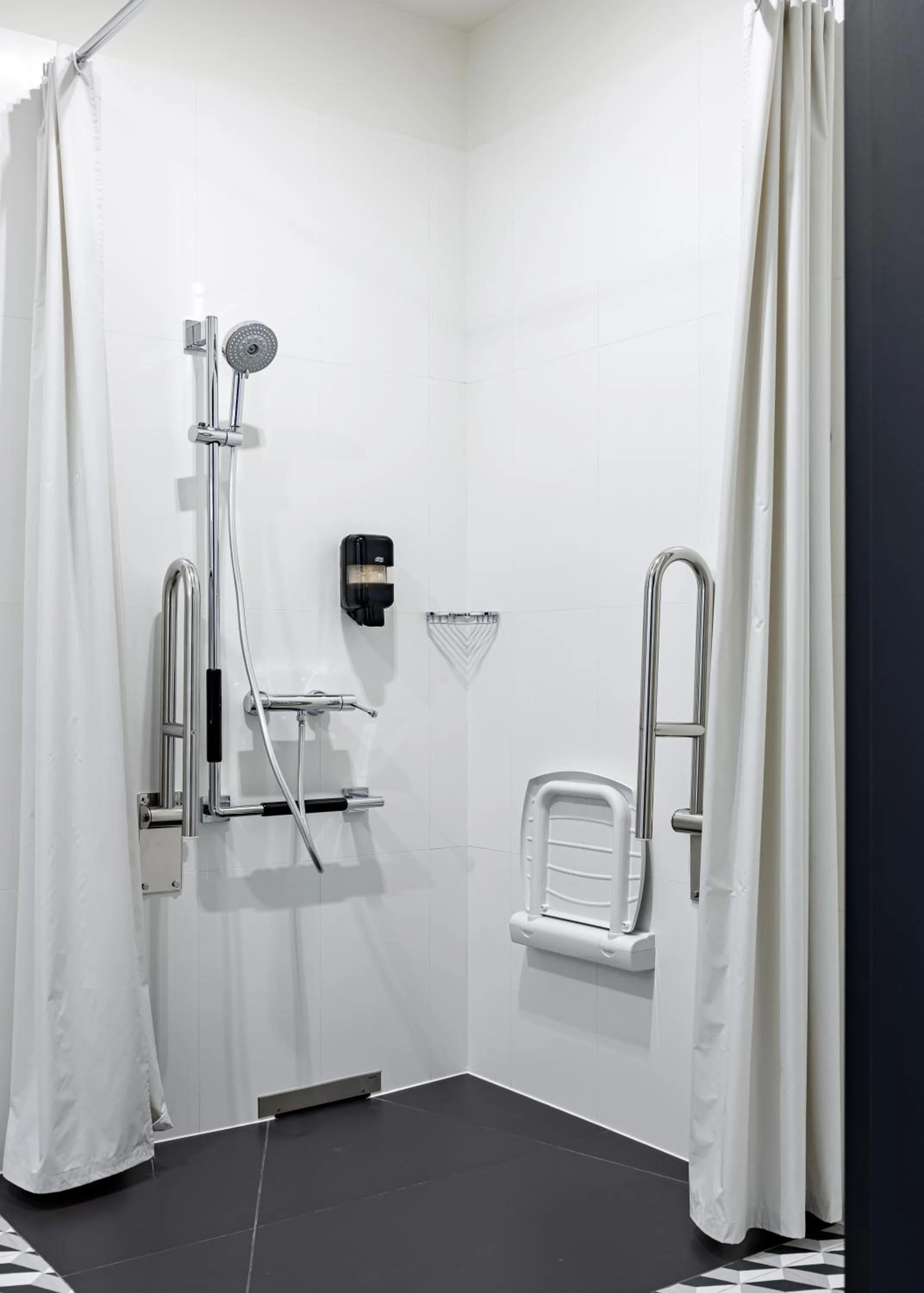 Shower in TULIP Residences Lviv