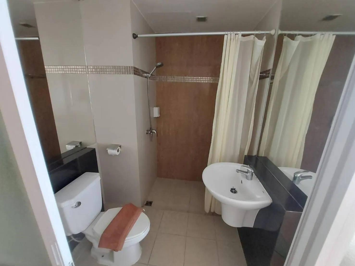 Shower in Grandsmile Wellness Resort