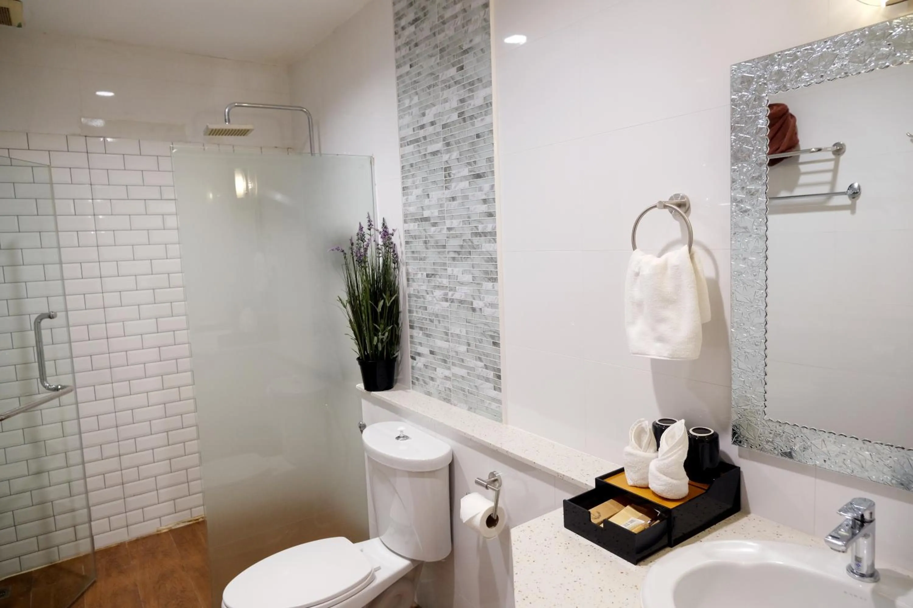 Bathroom in Vimarn Kaew Village and Resort