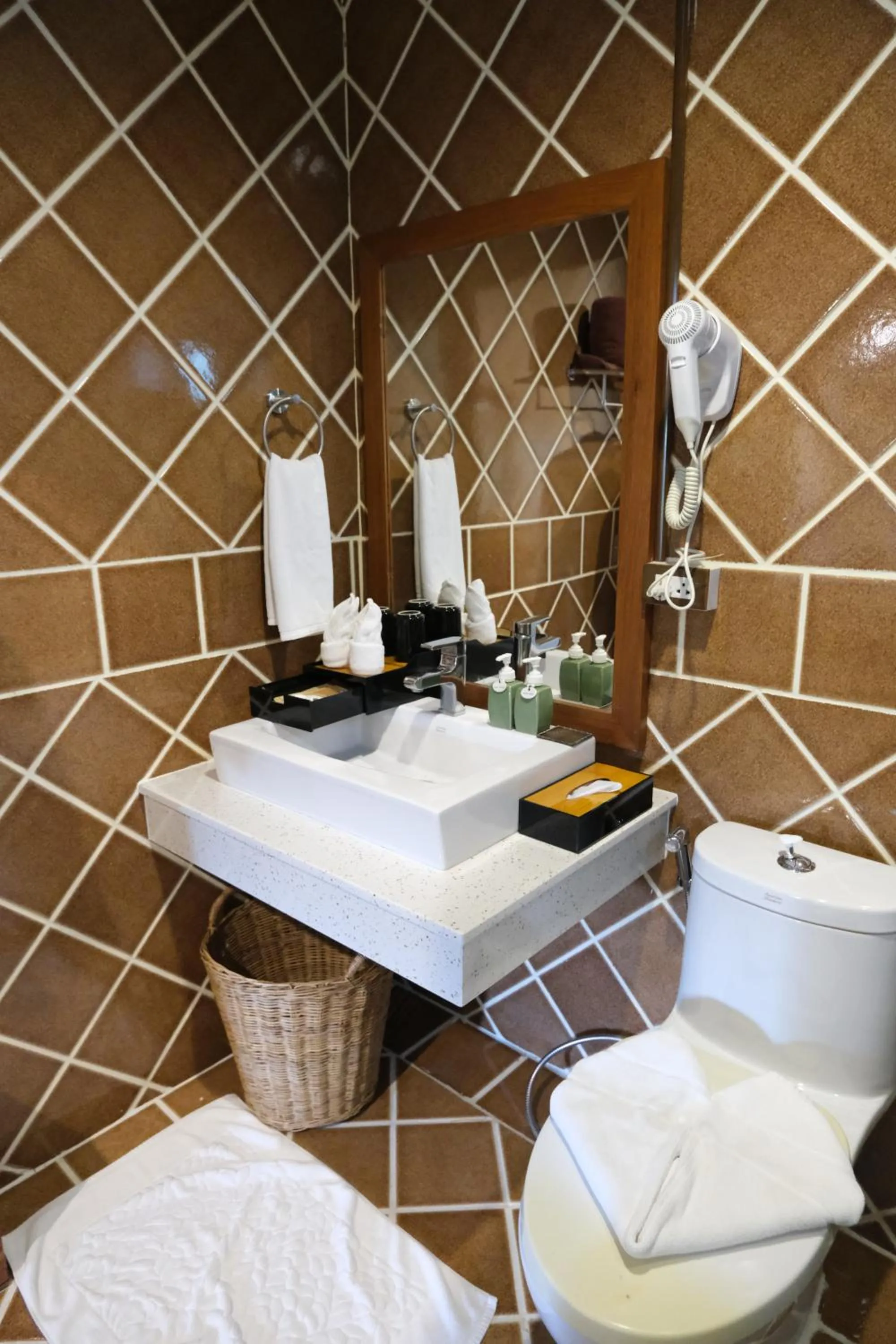 Bathroom in Vimarn Kaew Village and Resort