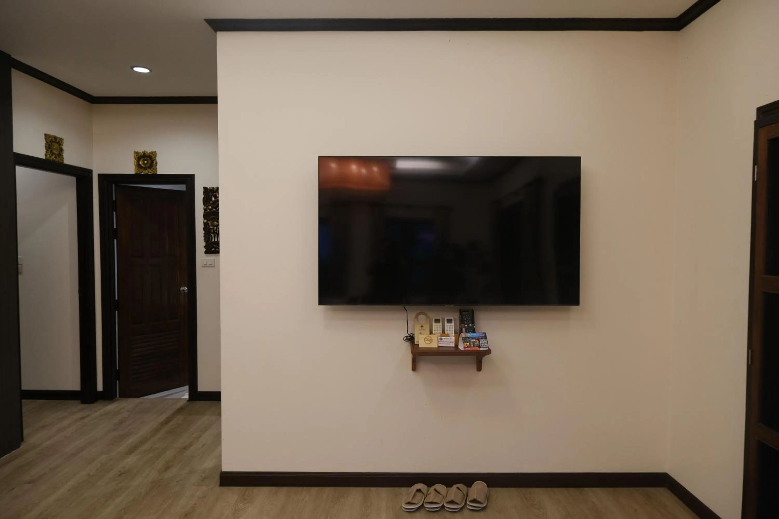 Communal lounge/ TV room in Vimarn Kaew Village and Resort