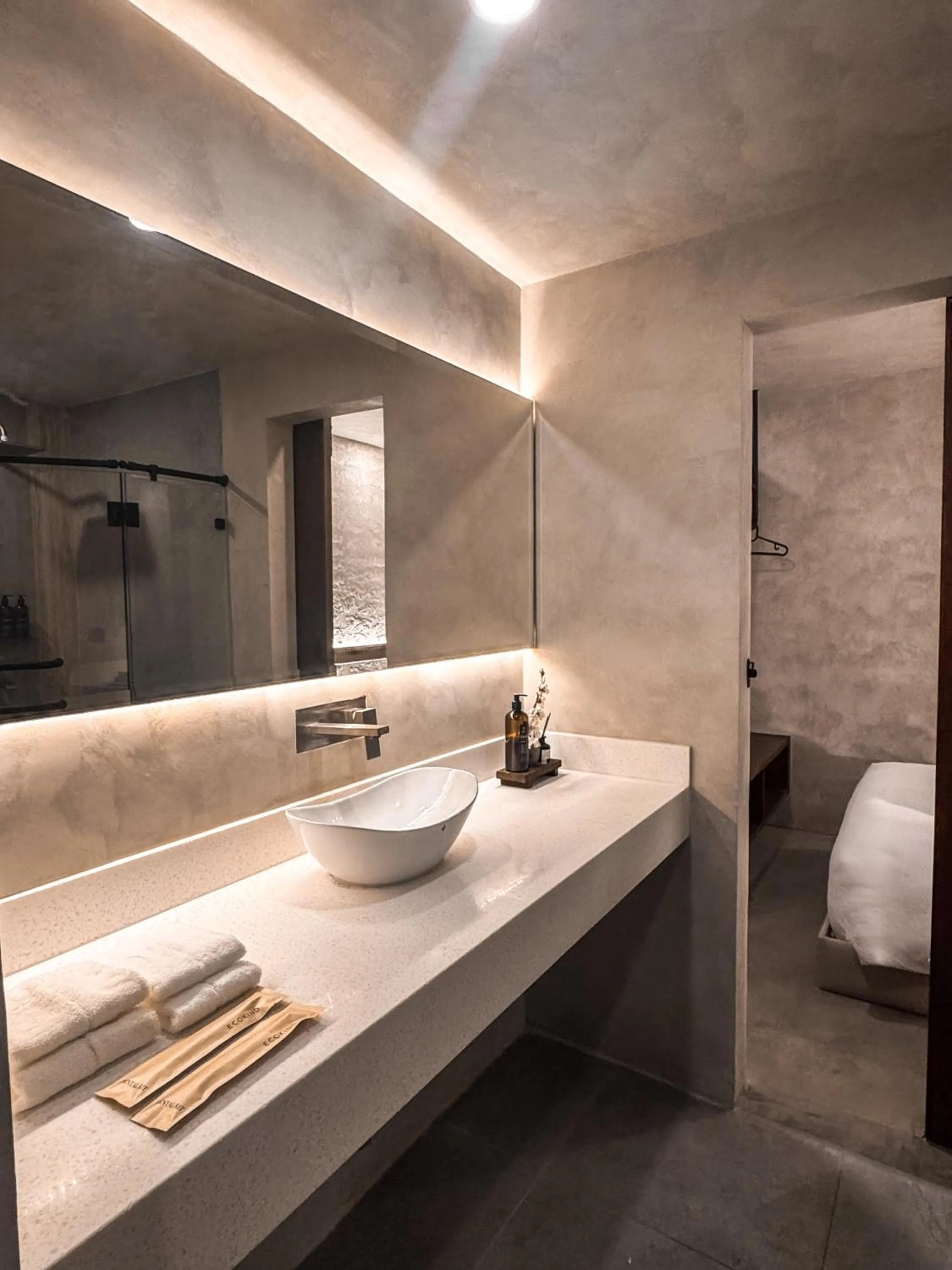 Bathroom in Yamato Hostel