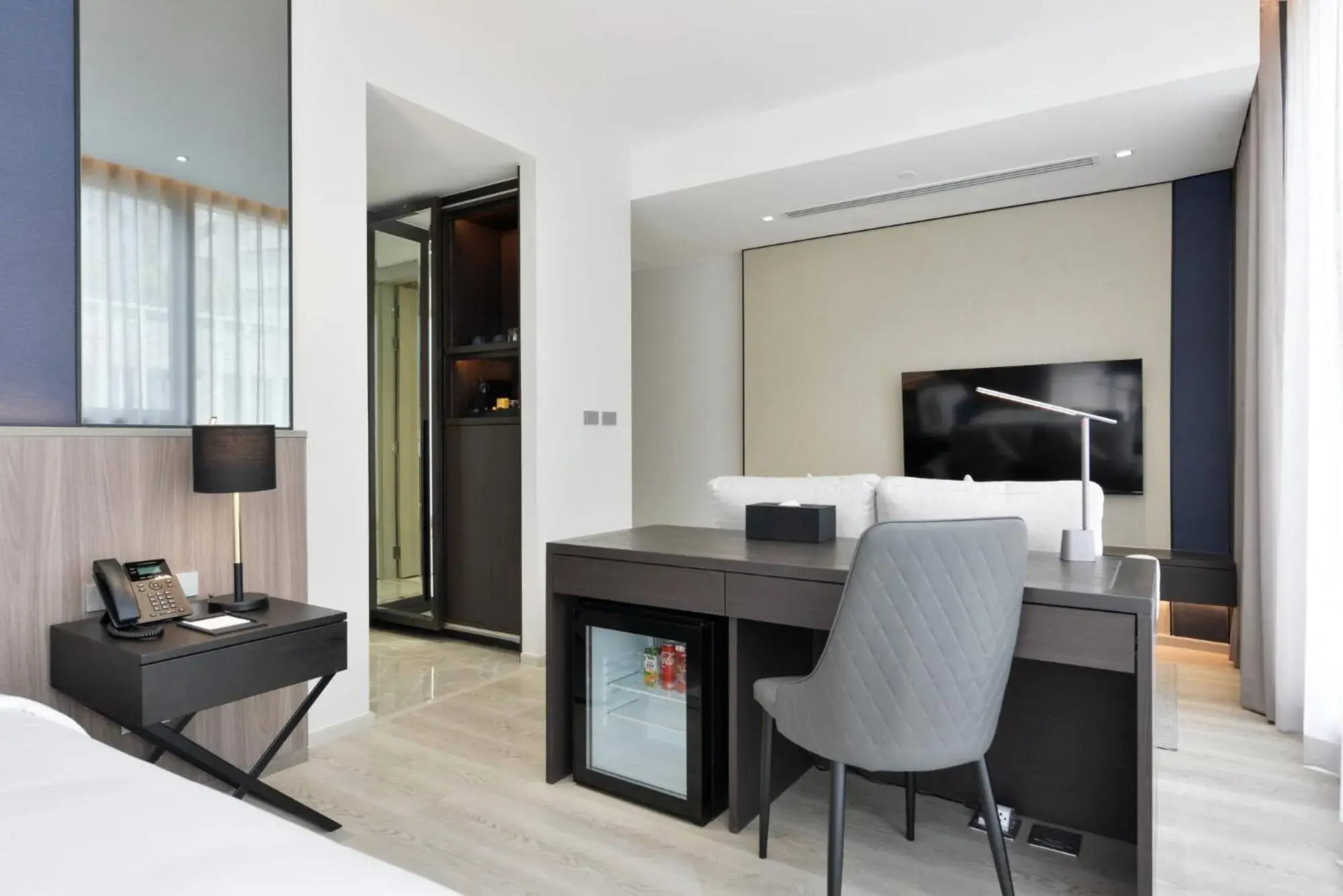 Guests, Bed in GM Estate Hotel and Executive Apartments Sukhumvit 20 Guests, Bed in GM Estate Hotel and Executive Apartments Sukhumvit 20