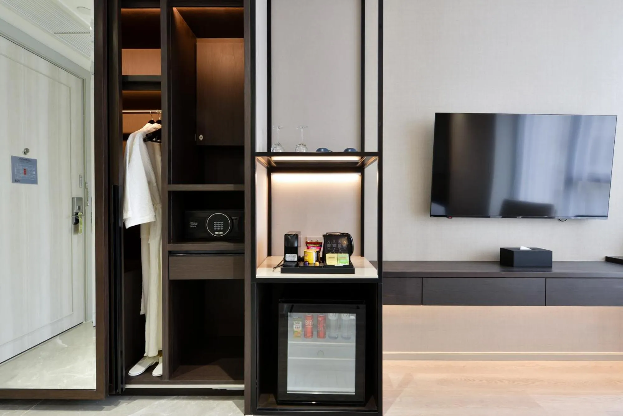 Coffee/tea facilities in GM Estate Hotel and Executive Apartments, Bangkok Sukhumvit 20