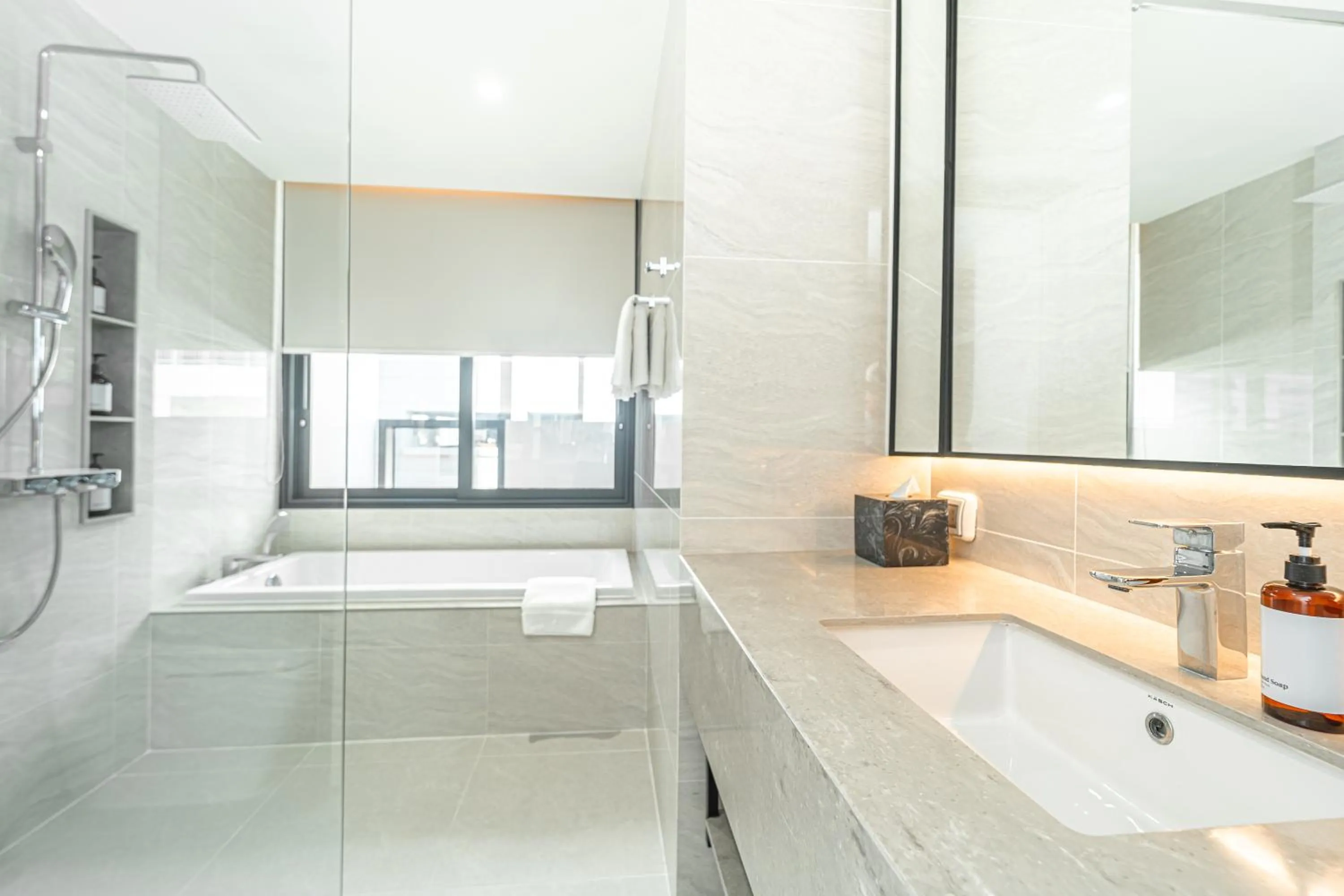 Bathroom in GM Estate Hotel and Executive Apartments, Bangkok Sukhumvit 20