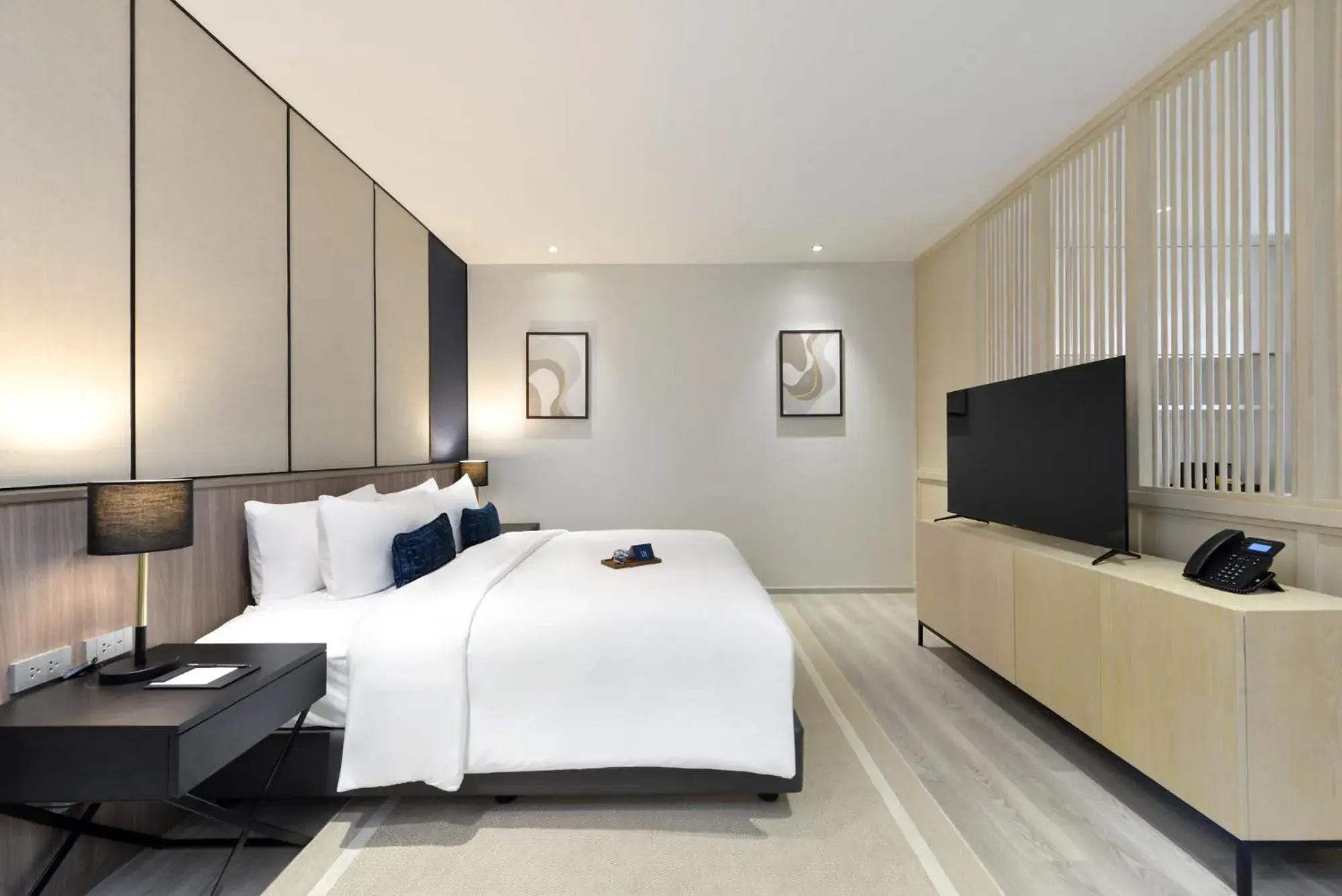 Bedroom, Bed in GM Estate Hotel and Executive Apartments Sukhumvit 20 Bedroom, Bed in GM Estate Hotel and Executive Apartments Sukhumvit 20