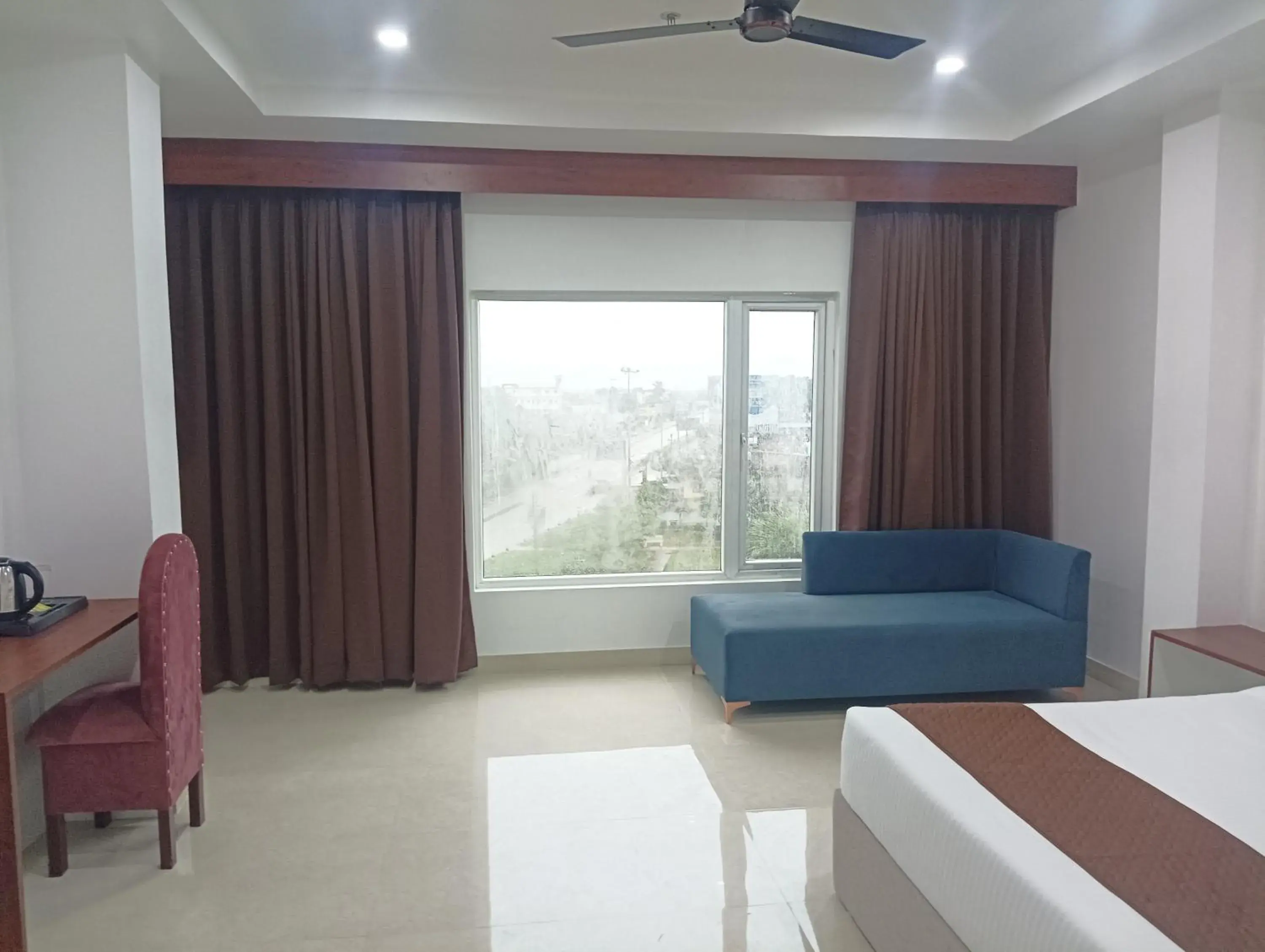 Living room, Bed in Hotel RKD Inn Living room, Bed in Hotel RKD Inn