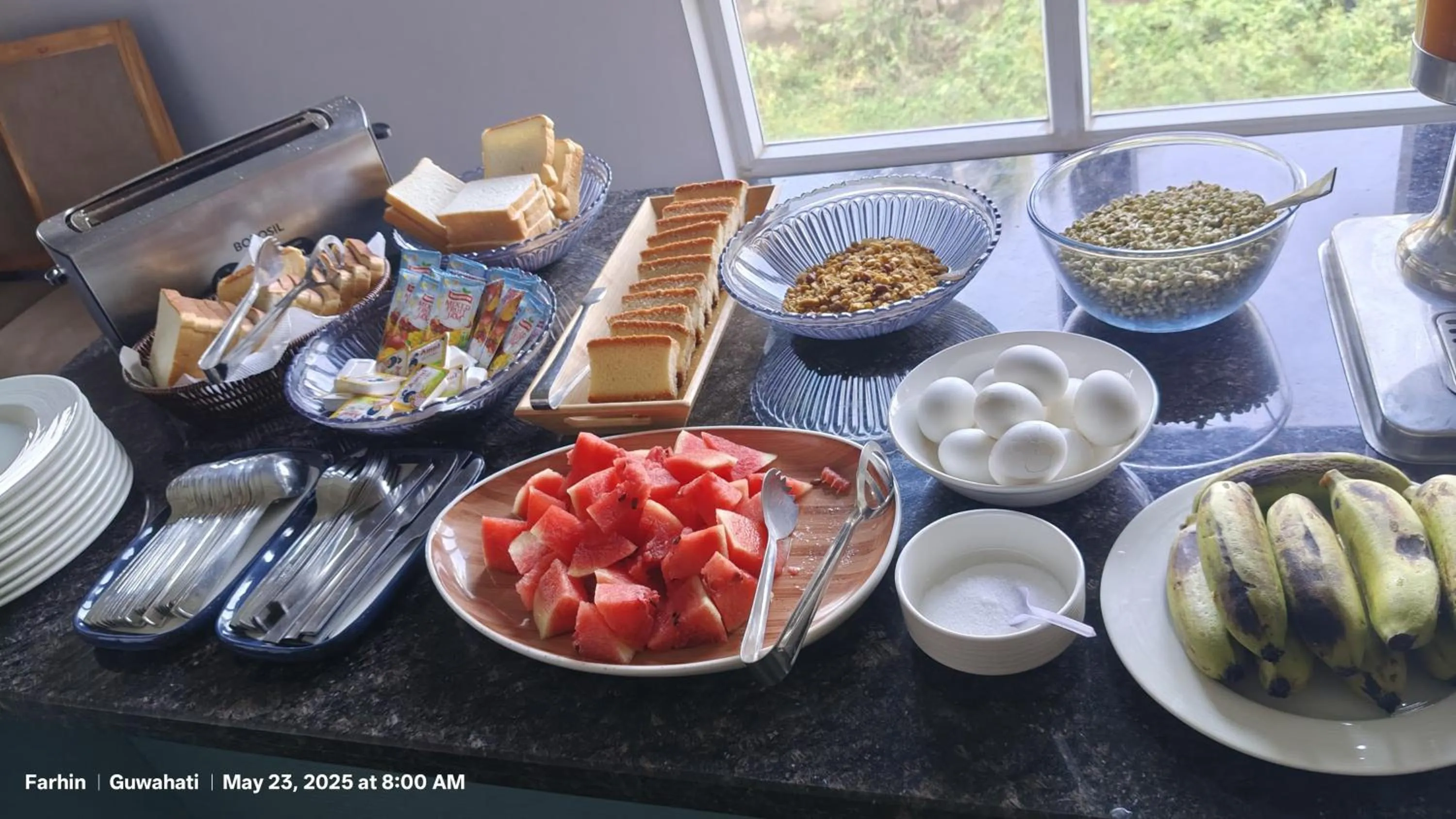 Restaurant/places to eat in Hotel RKD Inn