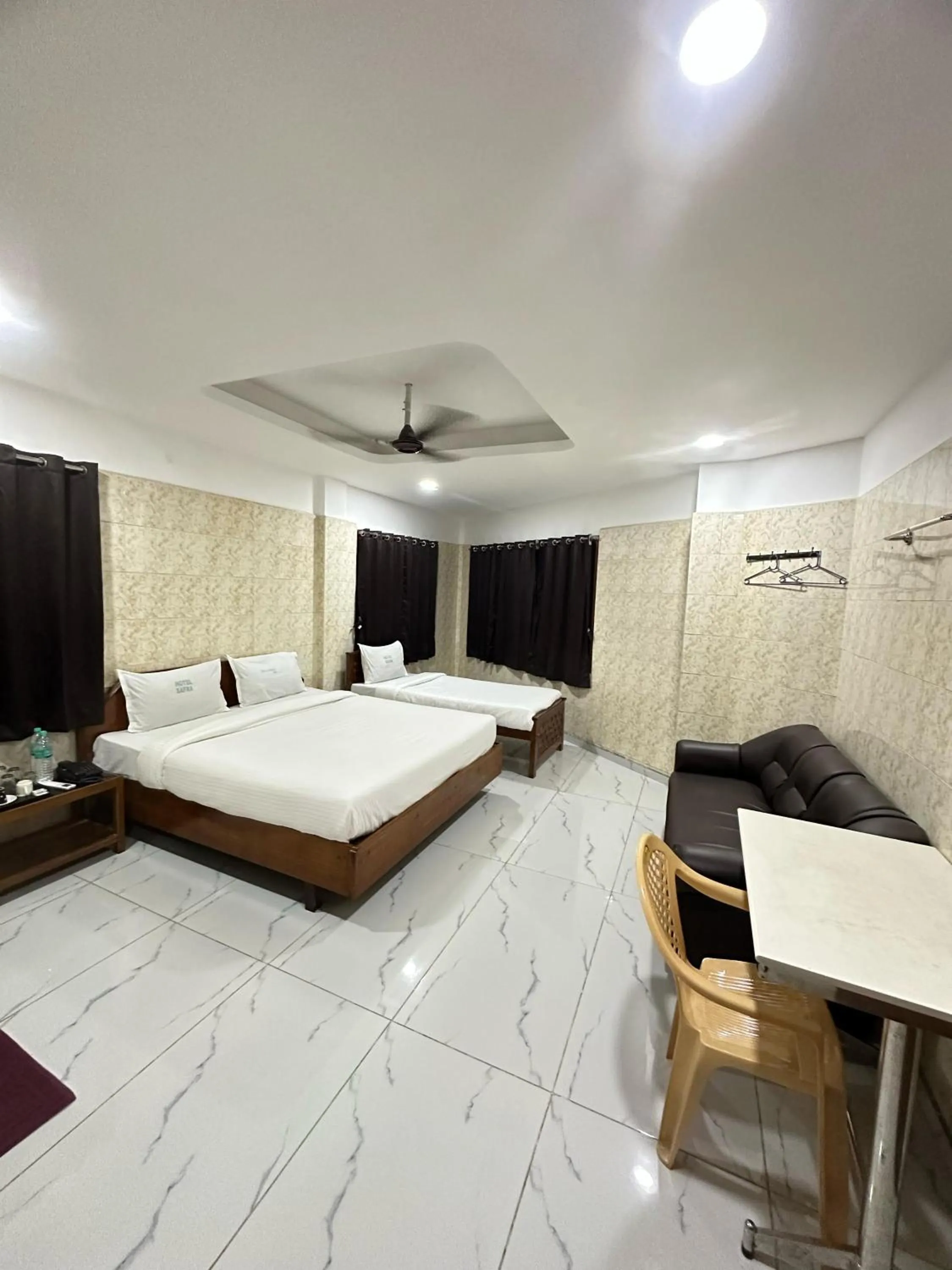 Photo of the whole room, Bed in Hotel Safra