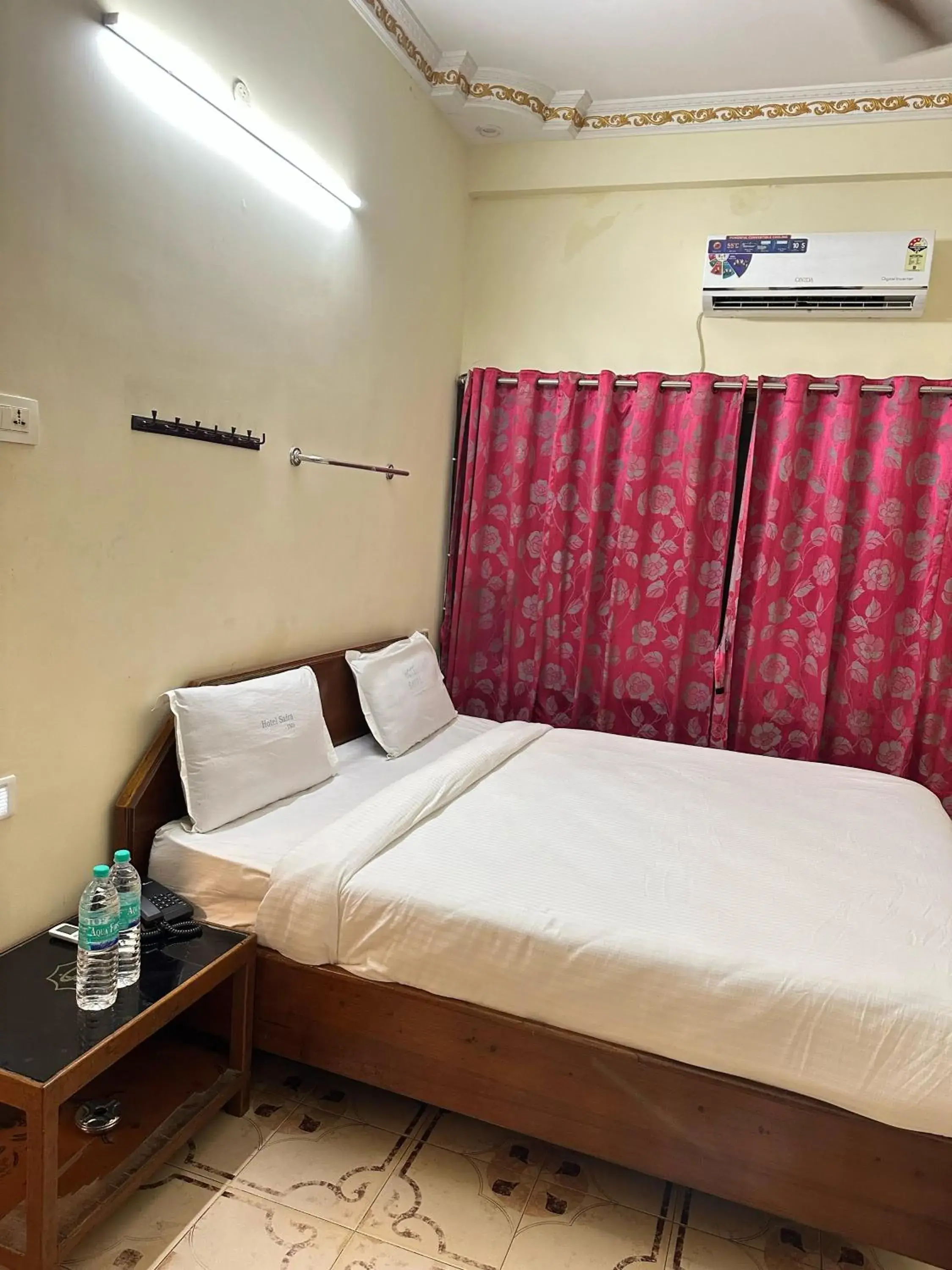 Bed in Hotel Safra Bed in Hotel Safra