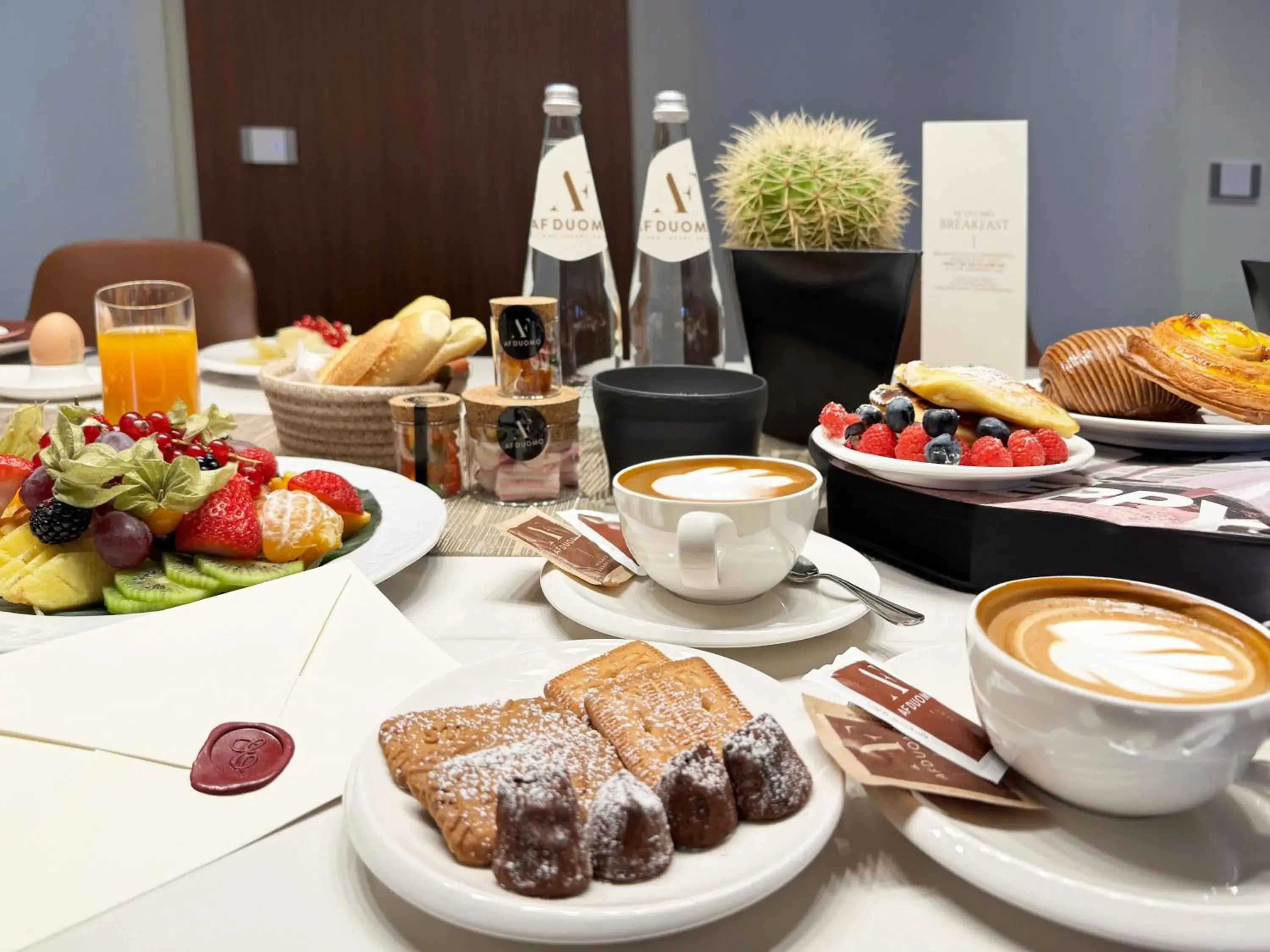 Continental breakfast in AF Duomo - Milano Luxury Suites Continental breakfast in AF Duomo - Milano Luxury Suites