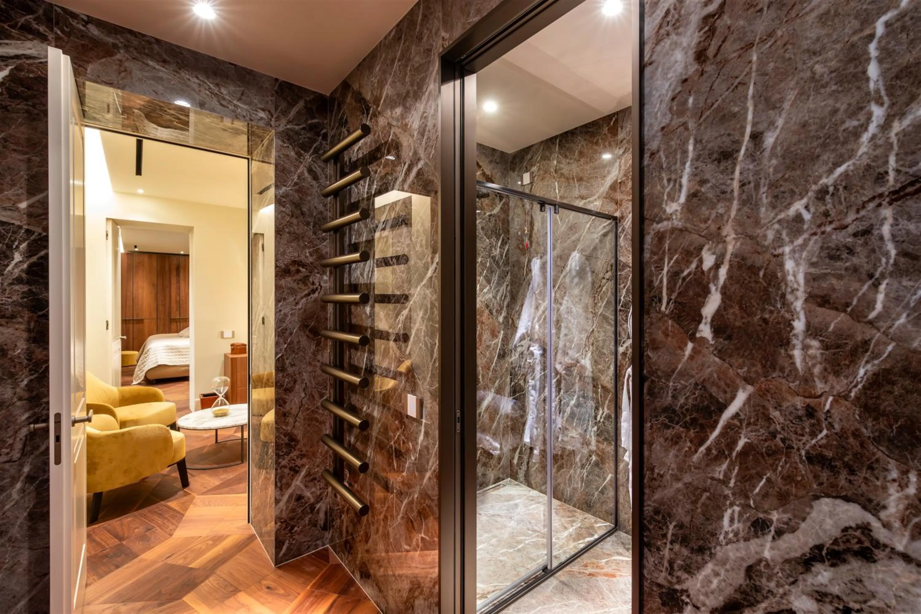 Shower in AF Duomo - Milano Luxury Suites