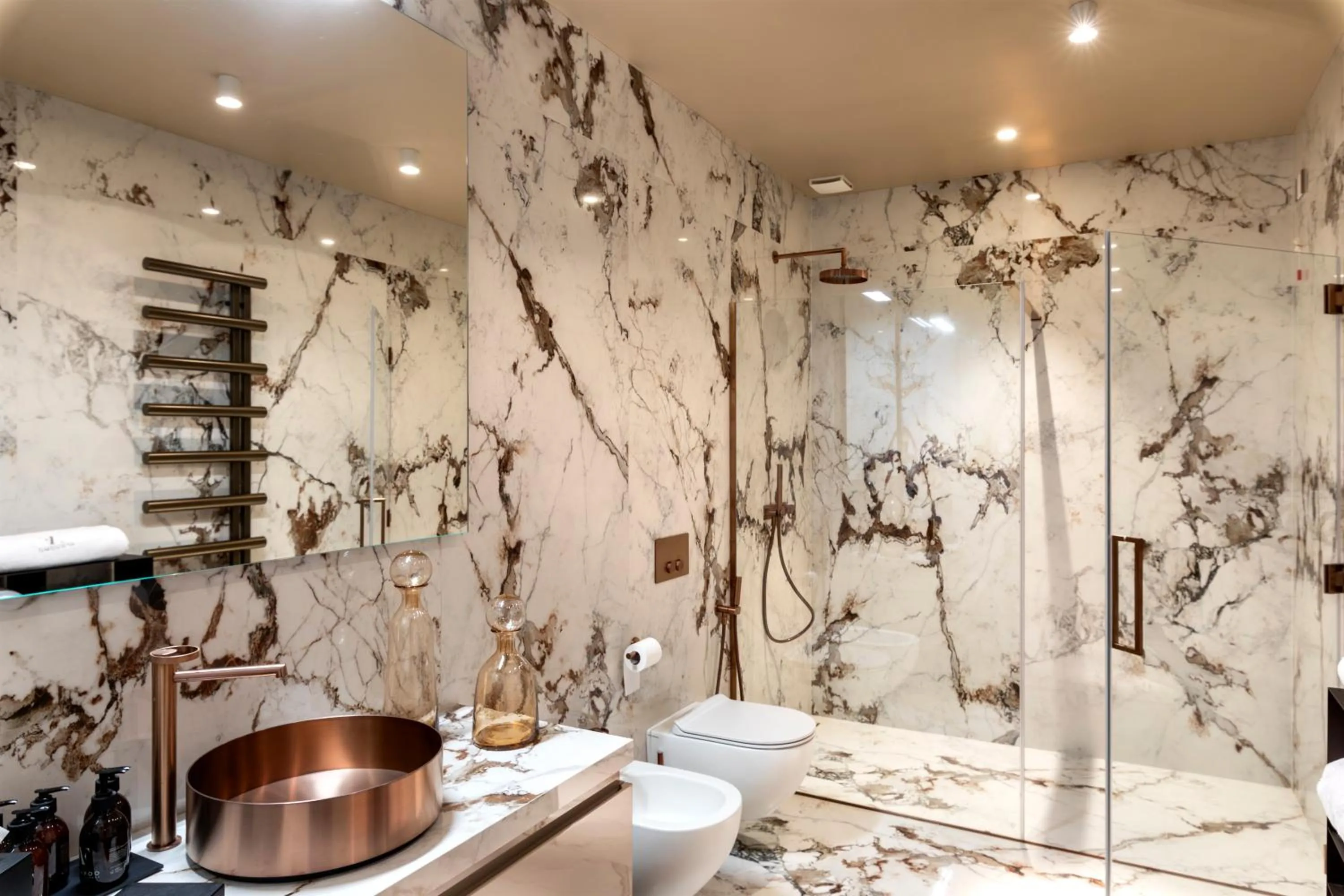 Shower in AF Duomo - Milano Luxury Suites