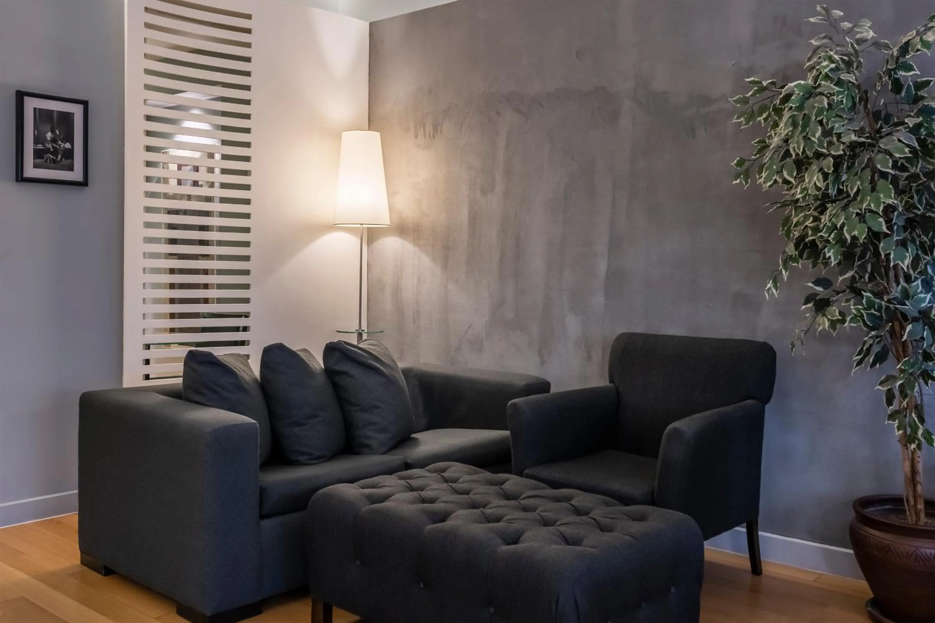 Seating area in Ansen Hotel and Suites