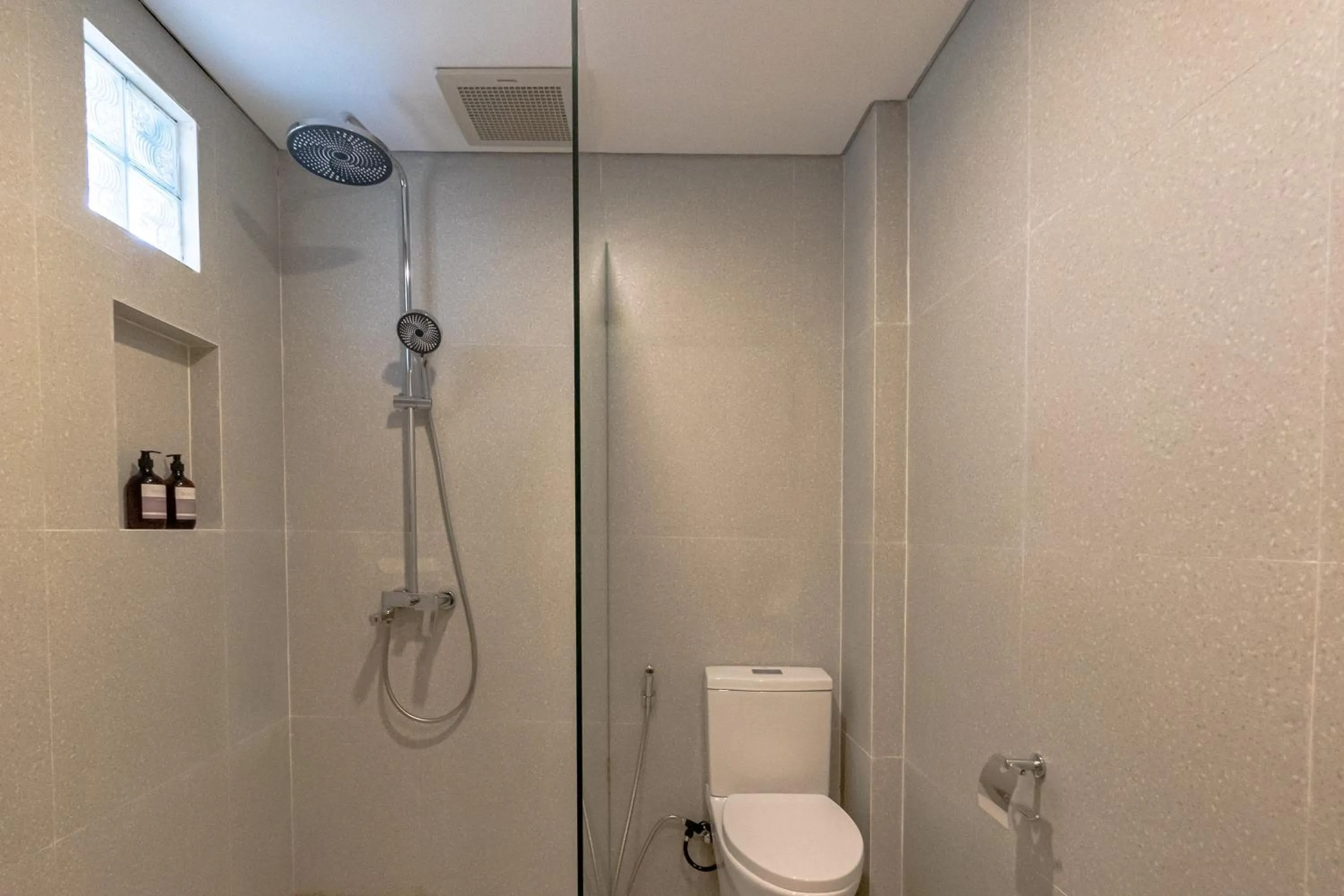 Shower in Kelaya Guesthouse