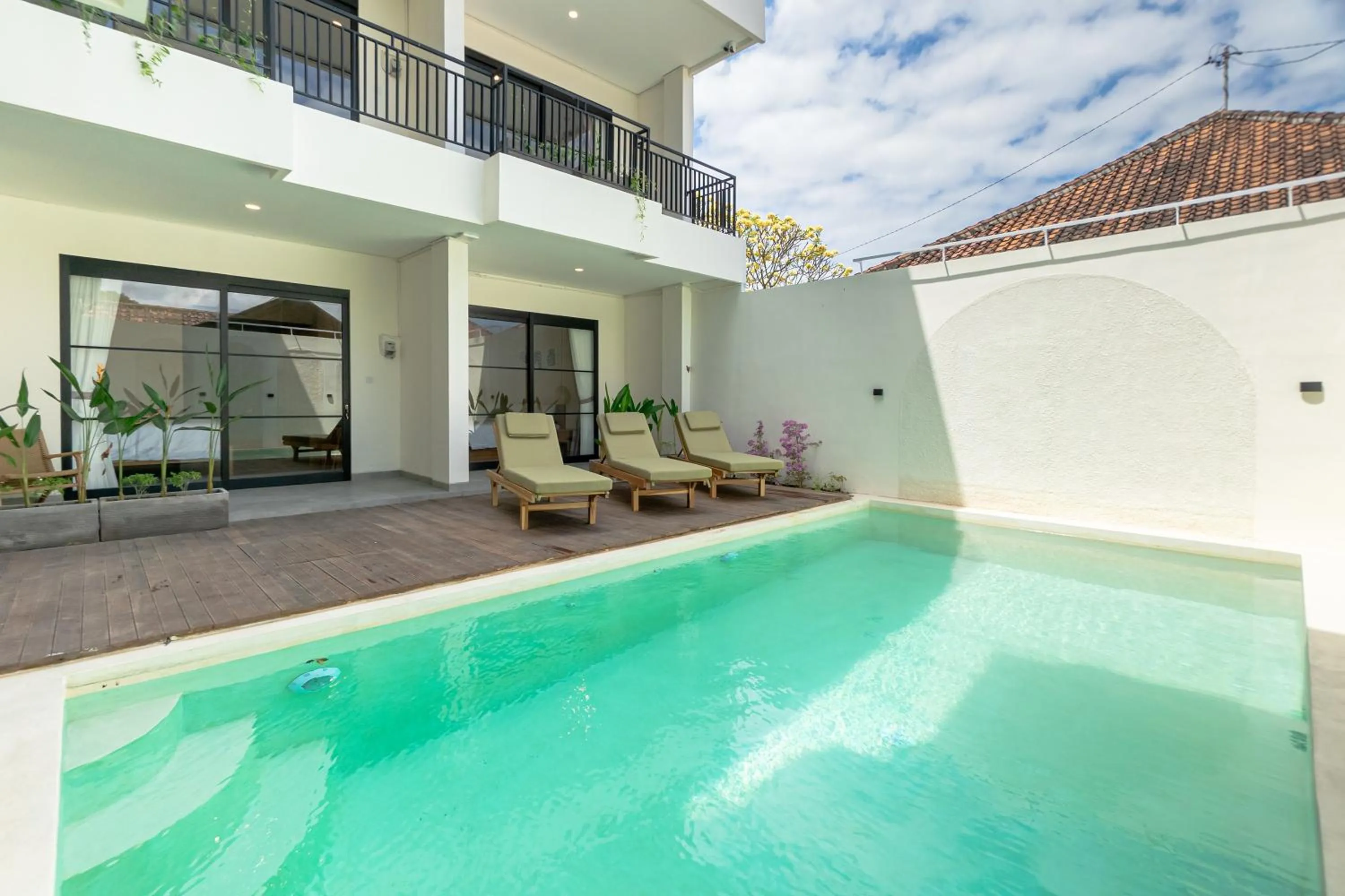 Swimming pool in Kelaya Guesthouse