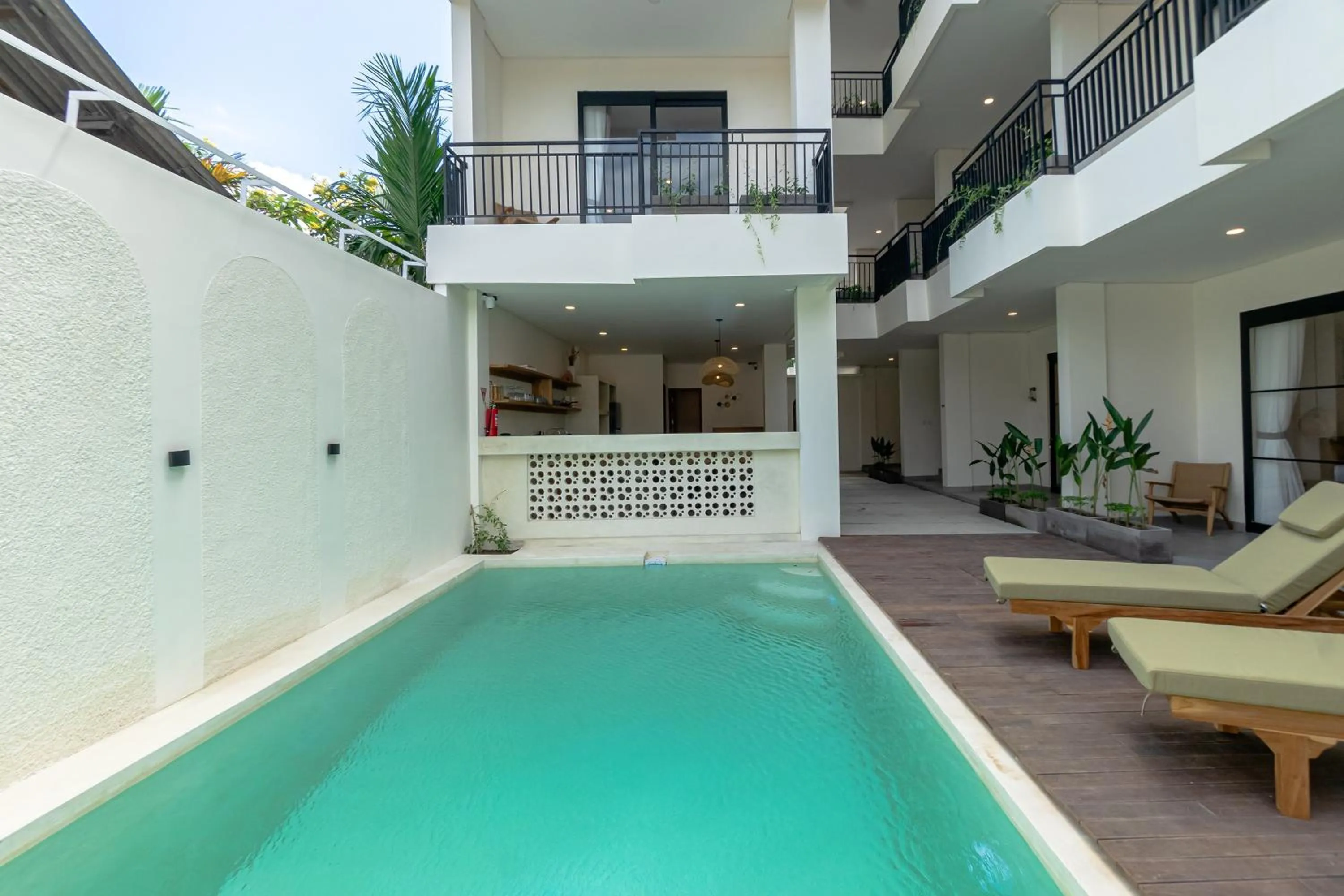 Swimming pool in Kelaya Guesthouse