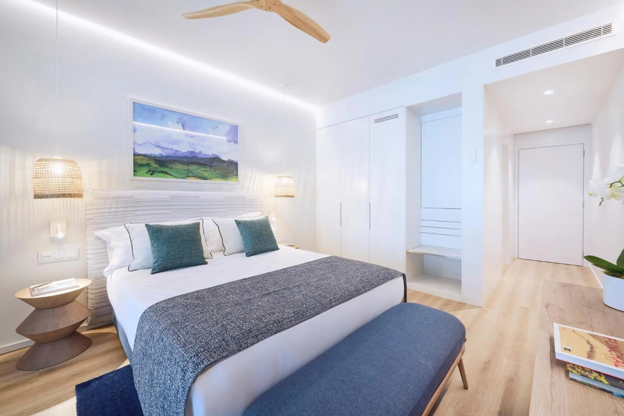 Bed in The Editory Ocean Way Funchal