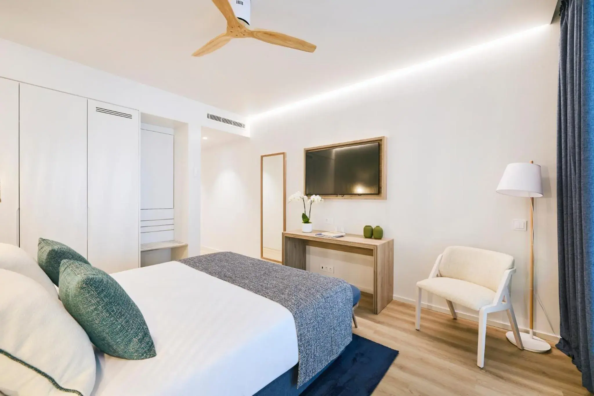 Bed in The Editory Ocean Way Funchal Bed in The Editory Ocean Way Funchal