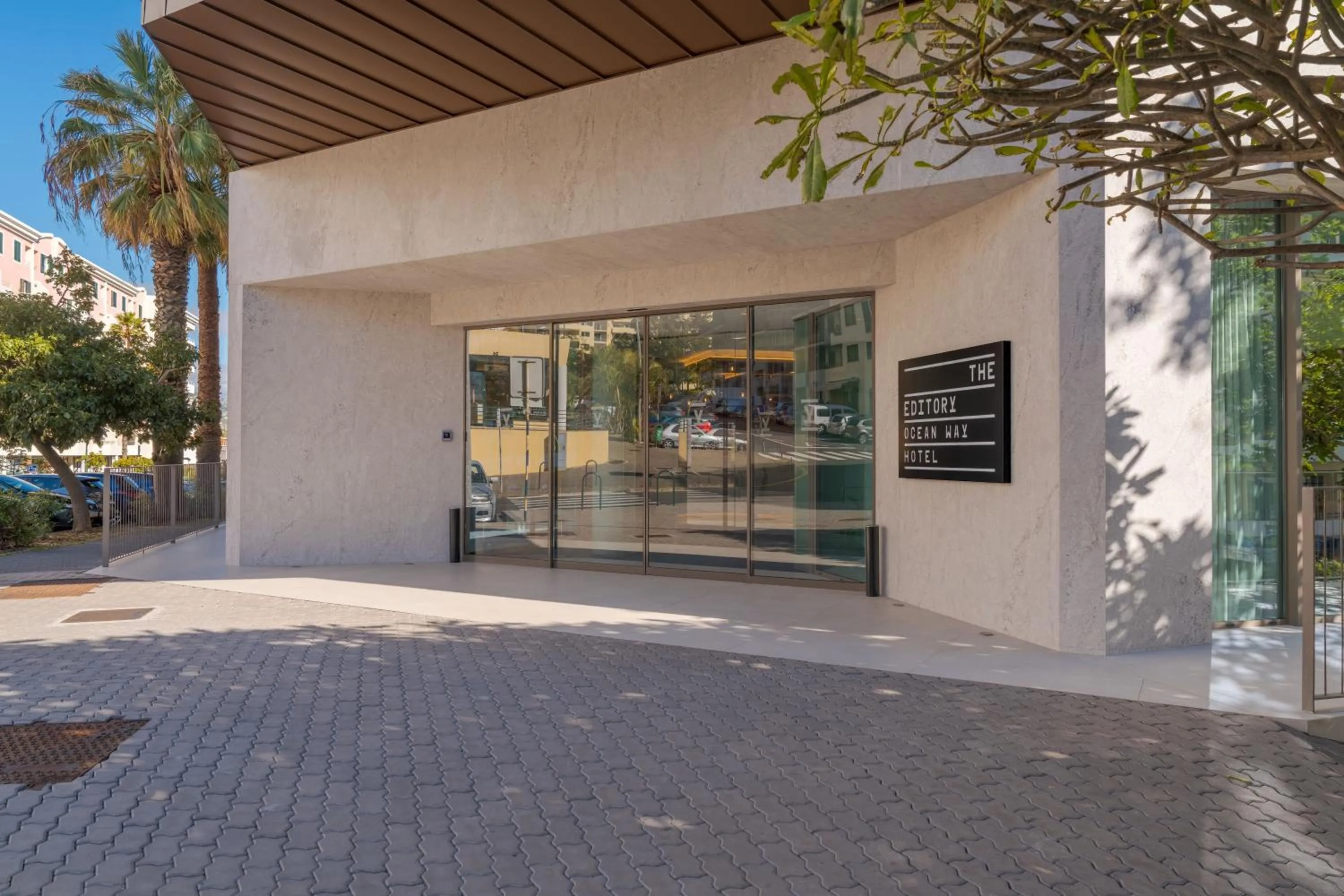 Facade/entrance in The Editory Ocean Way Funchal