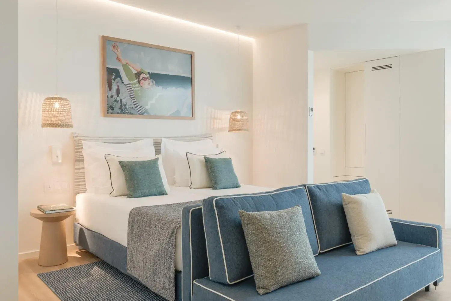 Photo of the whole room, Bed in The Editory Ocean Way Funchal Photo of the whole room, Bed in The Editory Ocean Way Funchal