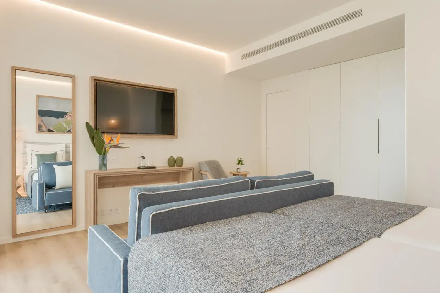 Seating area, Bed in The Editory Ocean Way Funchal Seating area, Bed in The Editory Ocean Way Funchal