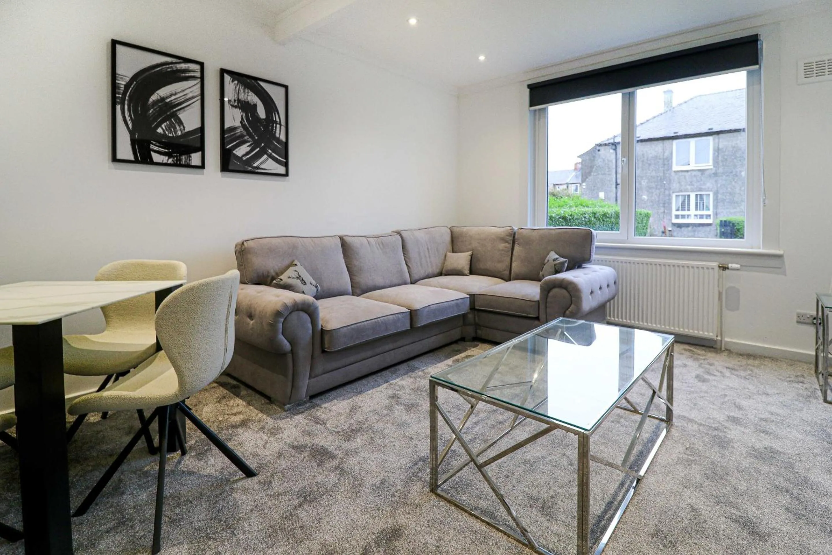 Serviced Apartment near Prestwick Airport with Private Parking - Long Stays Available