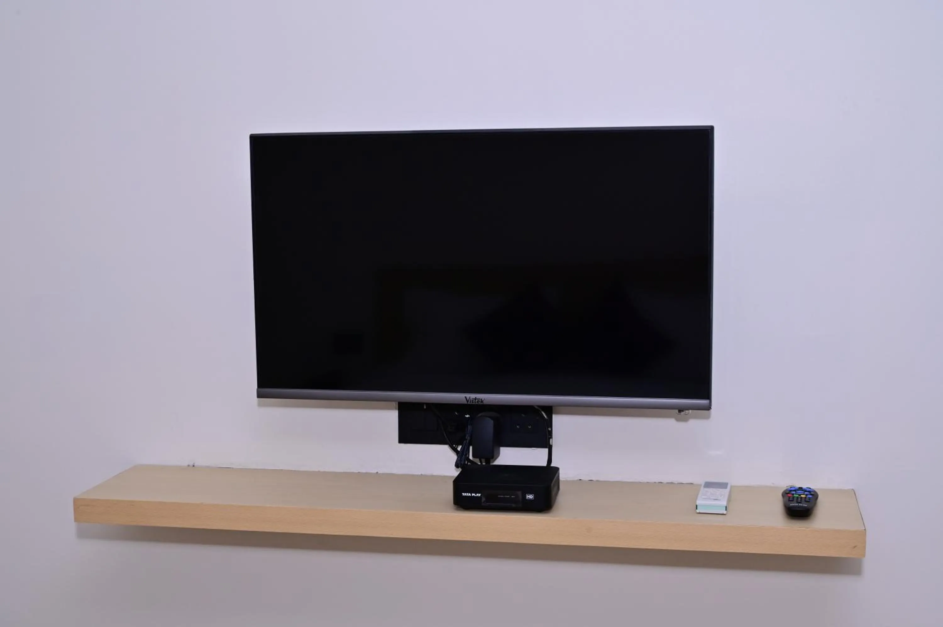 TV and multimedia in Date Palm Hotel