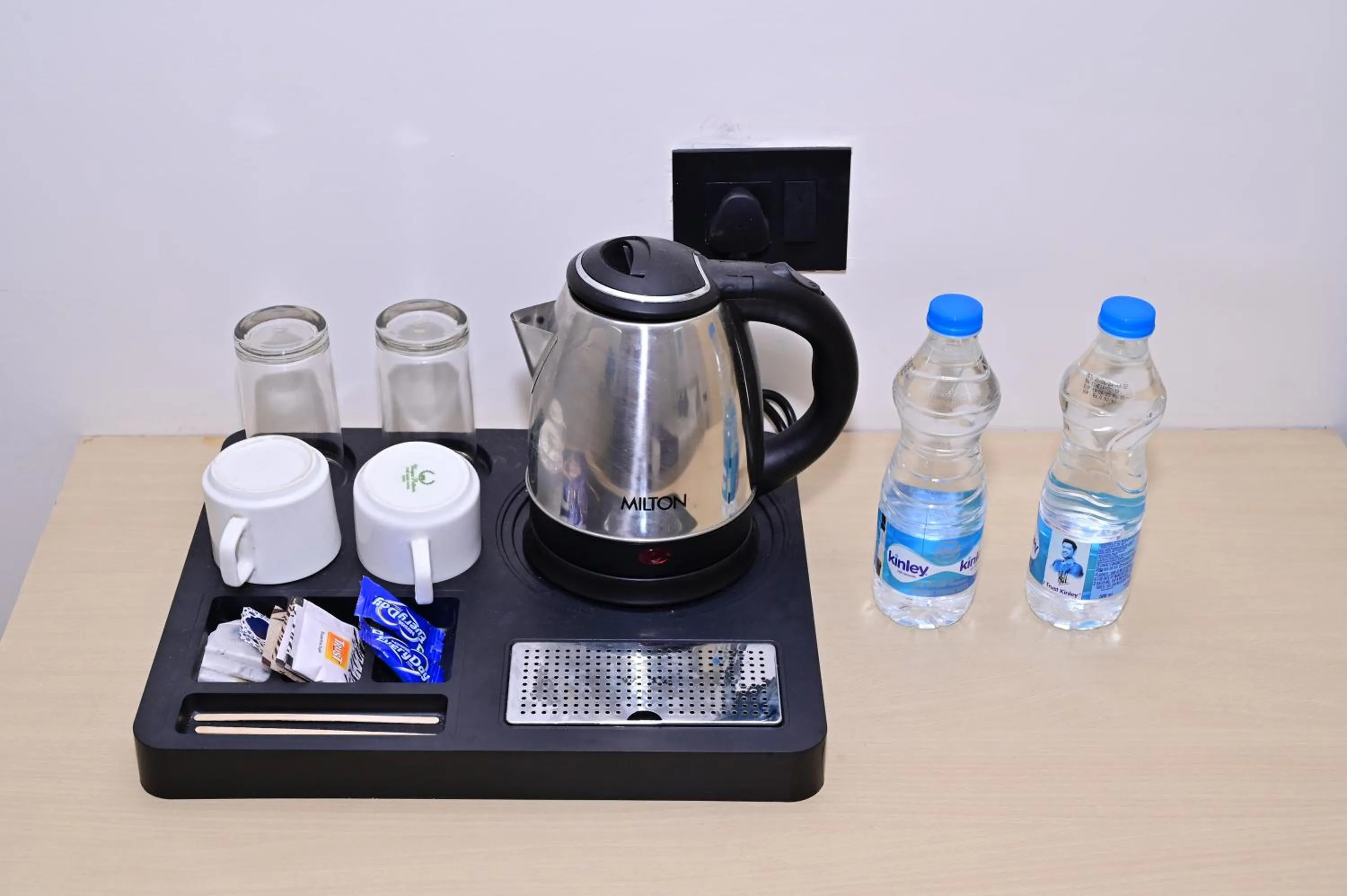 Coffee/tea facilities in Date Palm Hotel
