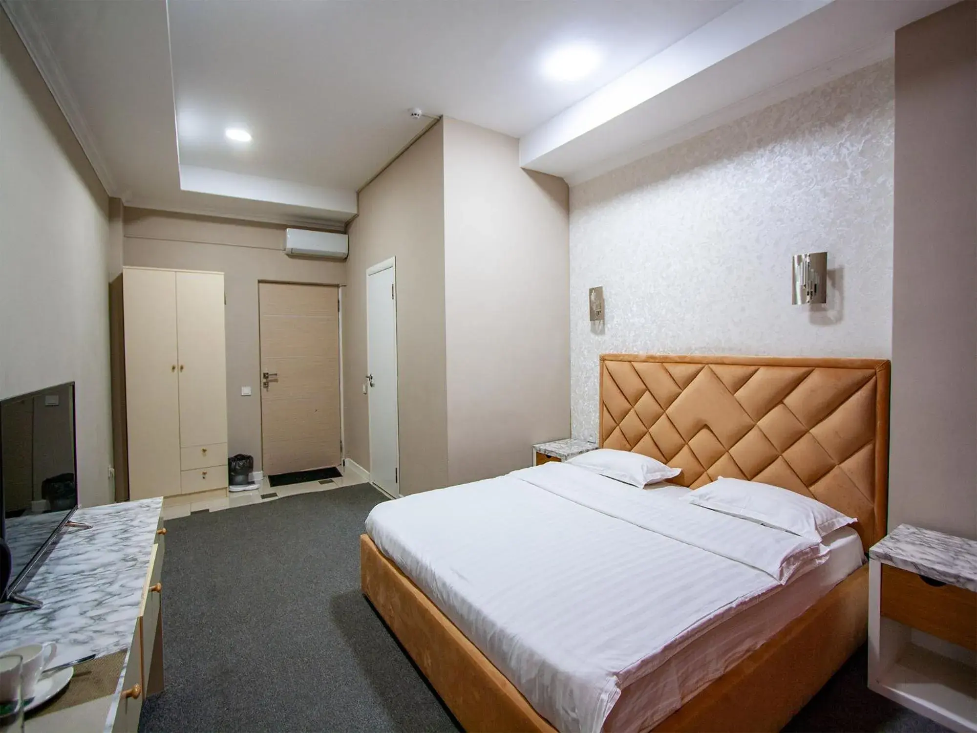 Bed in Hotel Montana Bed in Hotel Montana