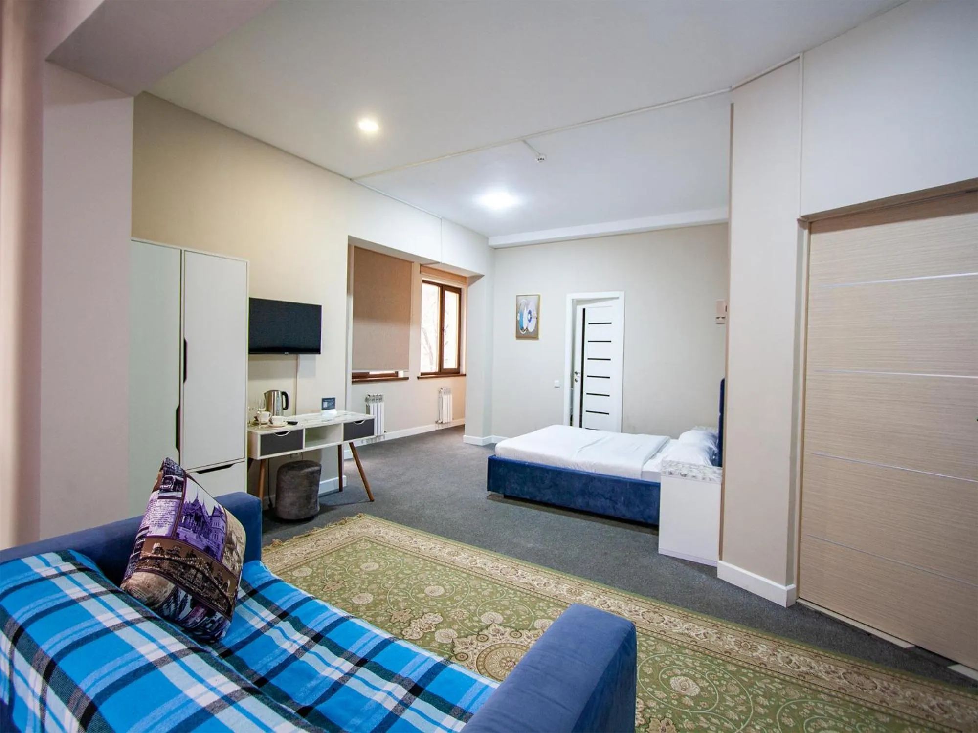 Bed in Hotel Montana