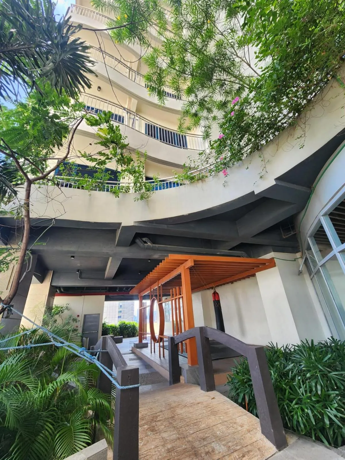 Nordic Rsquare Manila - with Pool Access