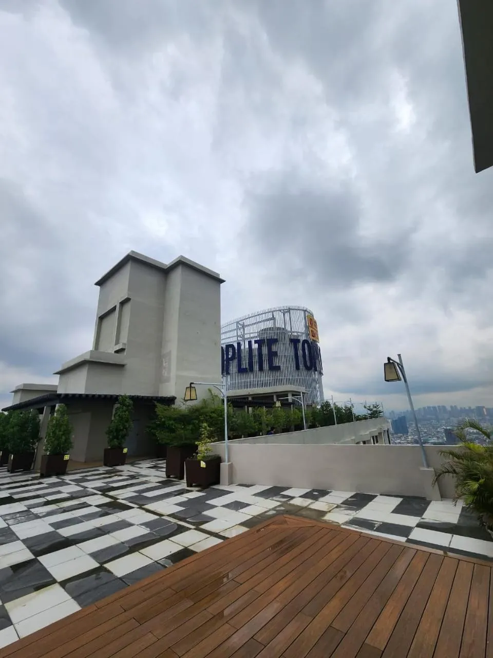 Nordic Rsquare Manila - with Pool Access