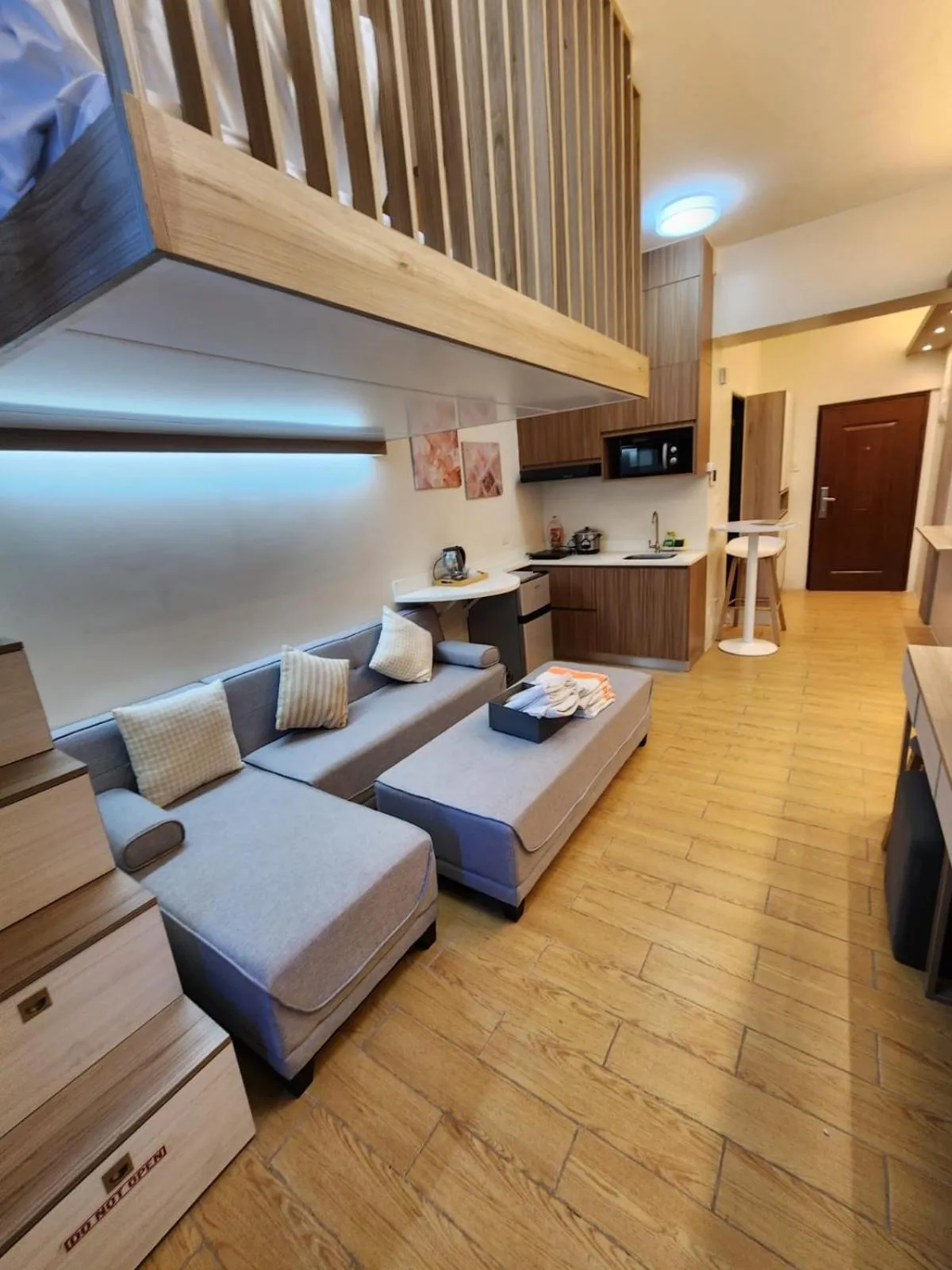 Nordic Rsquare Manila - with Pool Access