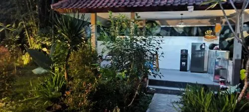 Communal kitchen in Tanggu ubud homestay