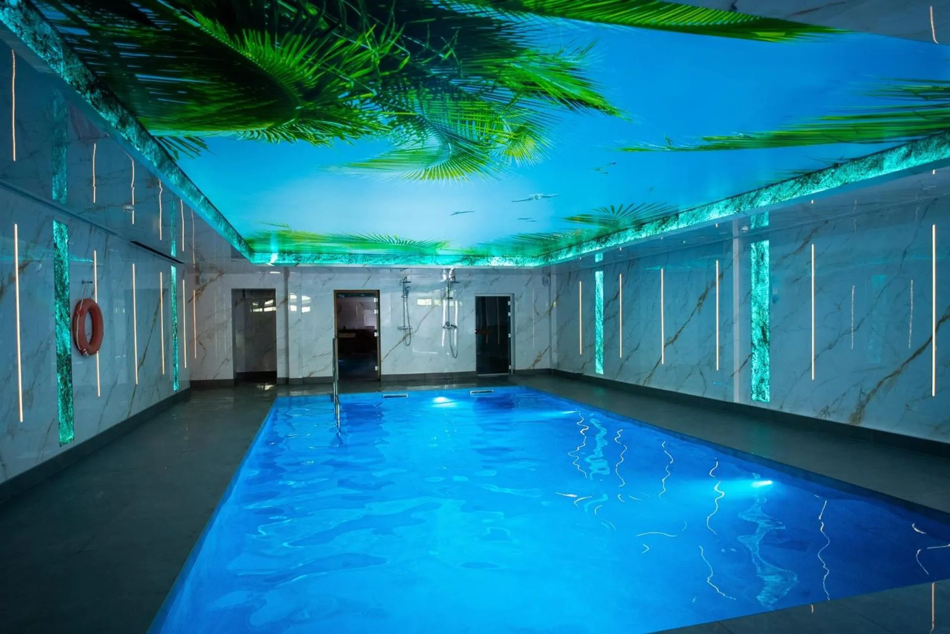 Swimming pool in Park Hall Hotel and Spa Wolverhampton