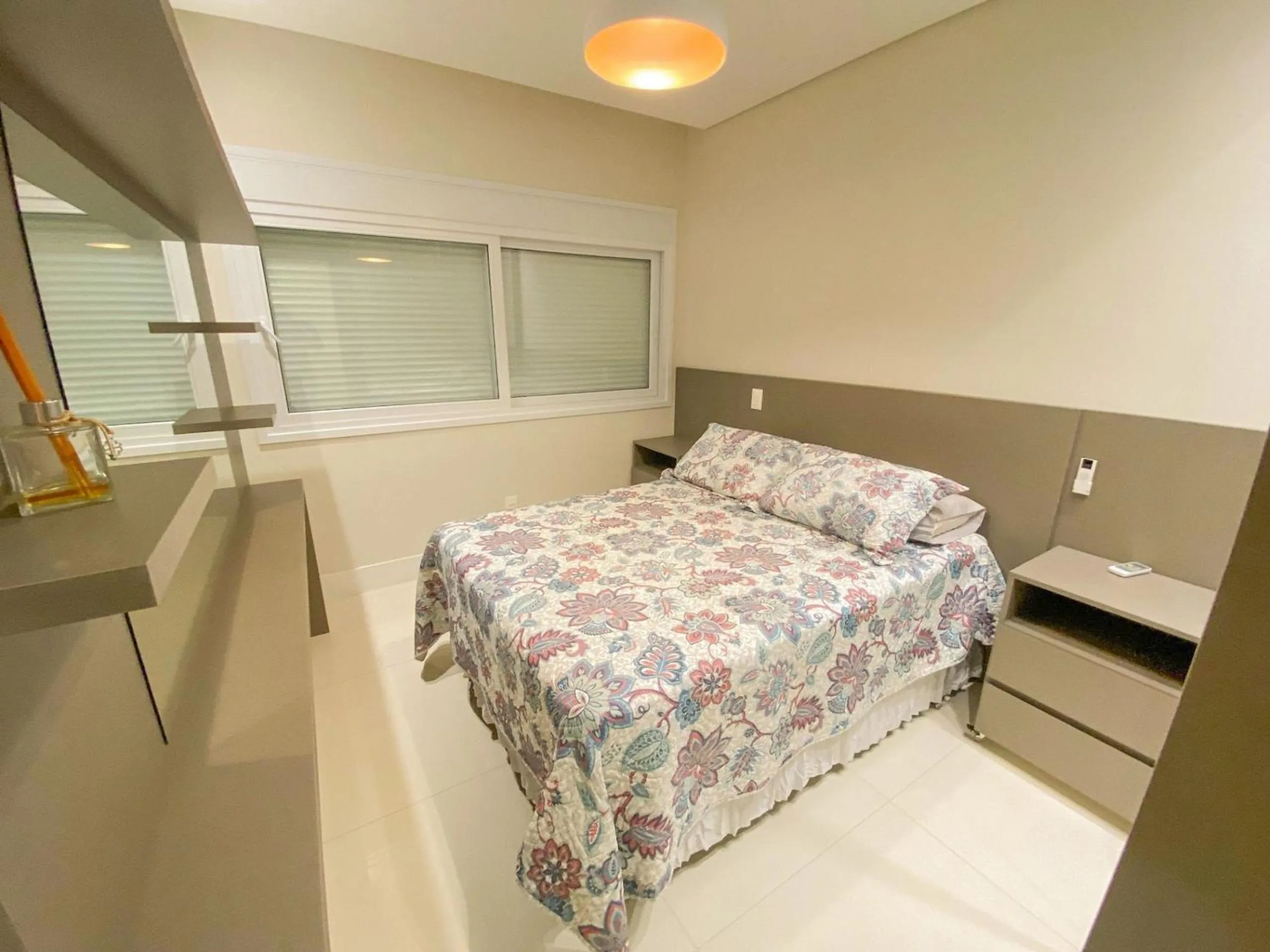 Bed in Jurere Perfeição em cada Detalhe com Linda Piscina