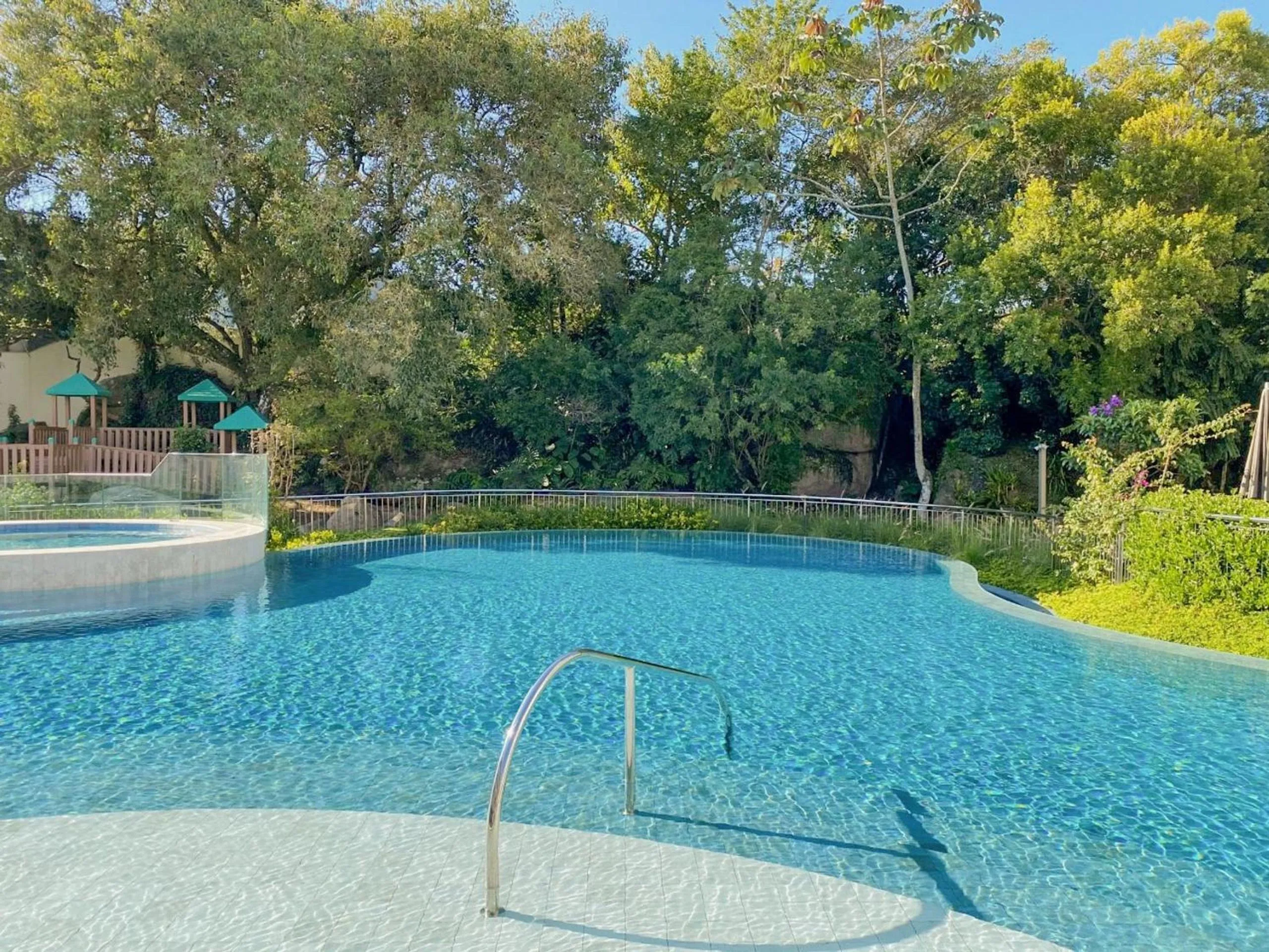 Jurere Perfeição em cada Detalhe com Linda Piscina