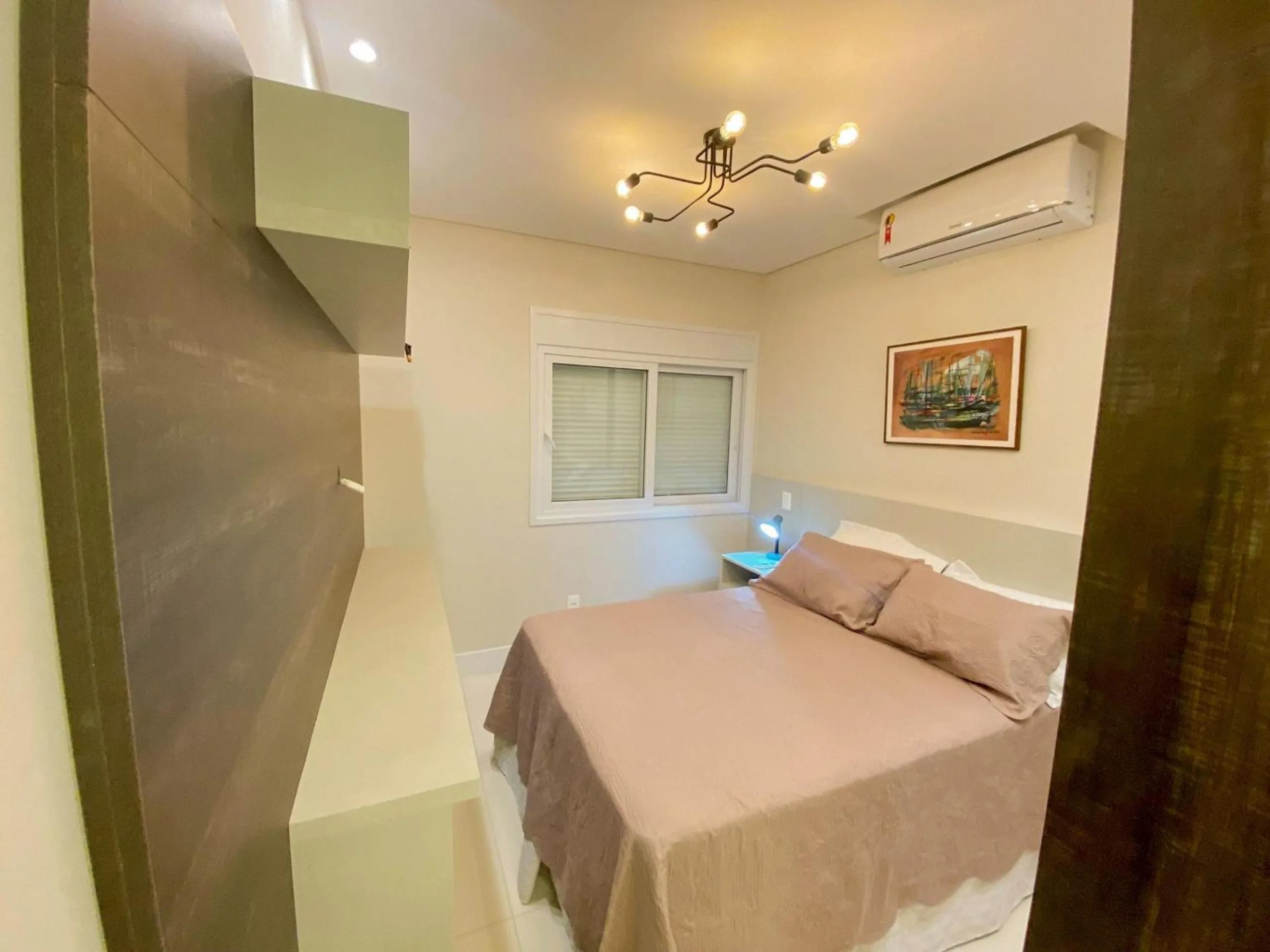 Bed in Jurere Perfeição em cada Detalhe com Linda Piscina