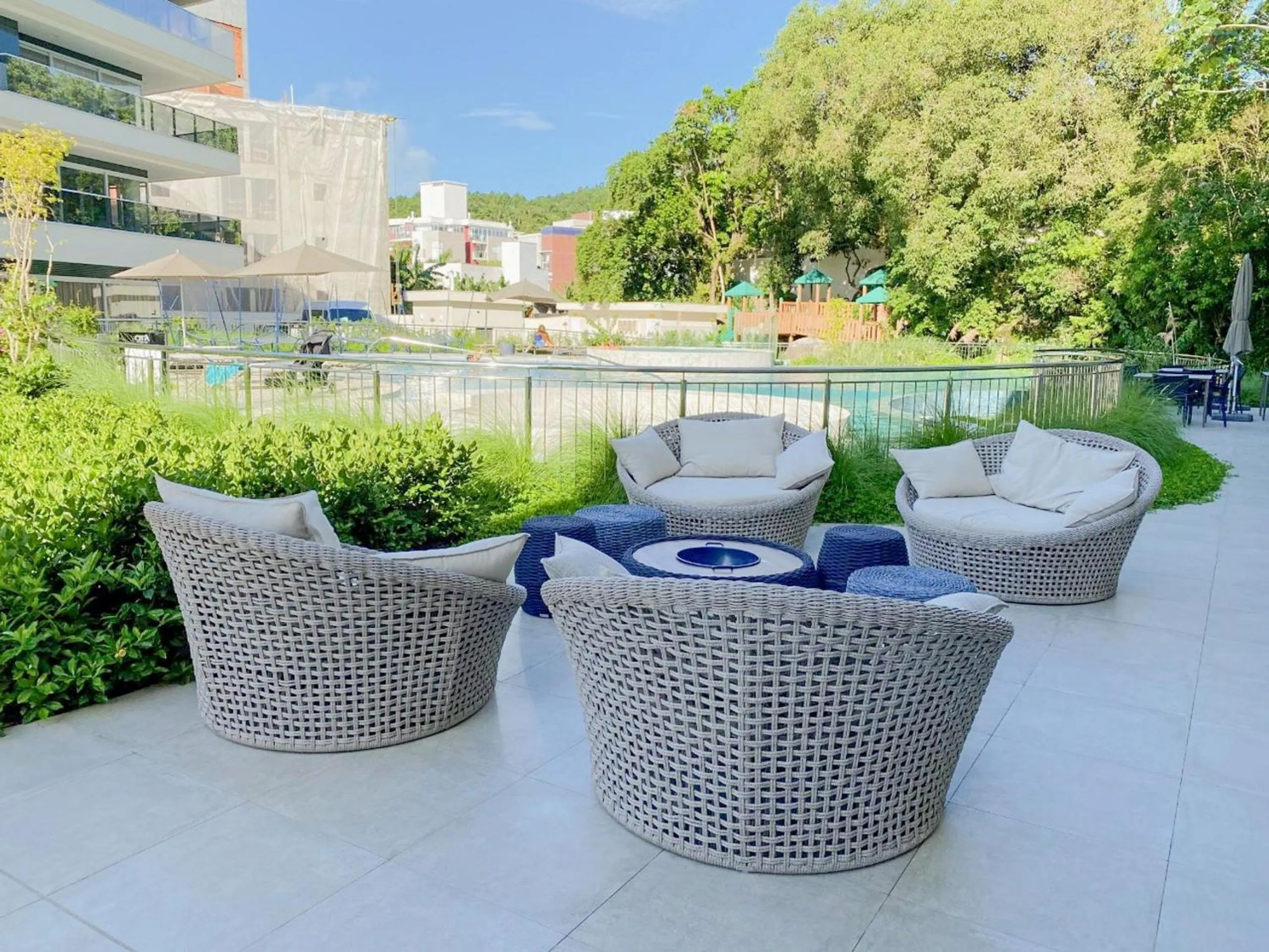 Jurere Perfeição em cada Detalhe com Linda Piscina