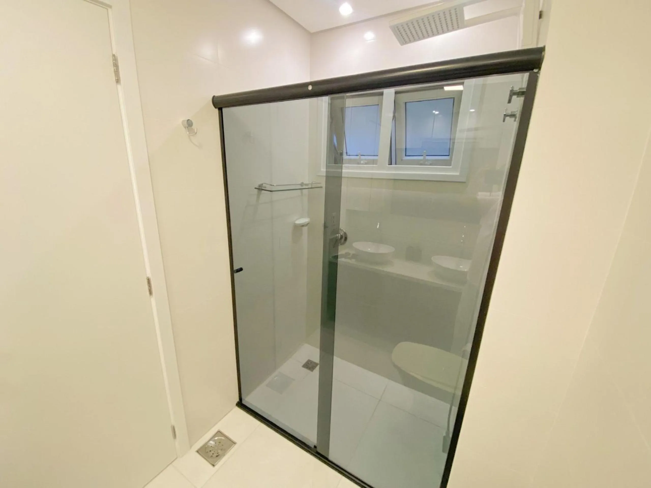 Jurere Perfeição em cada Detalhe com Linda Piscina