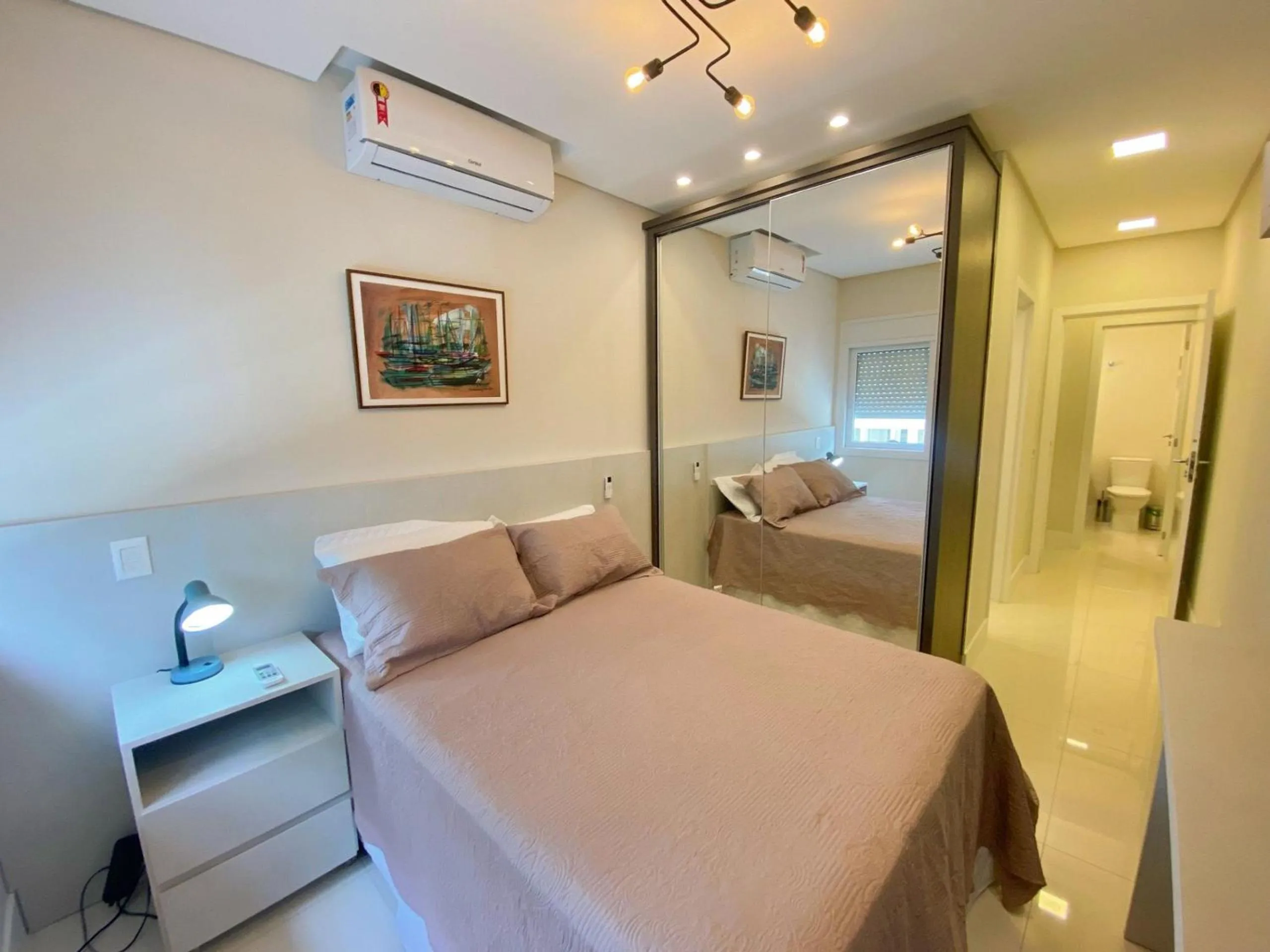 Bed in Jurere Perfeição em cada Detalhe com Linda Piscina