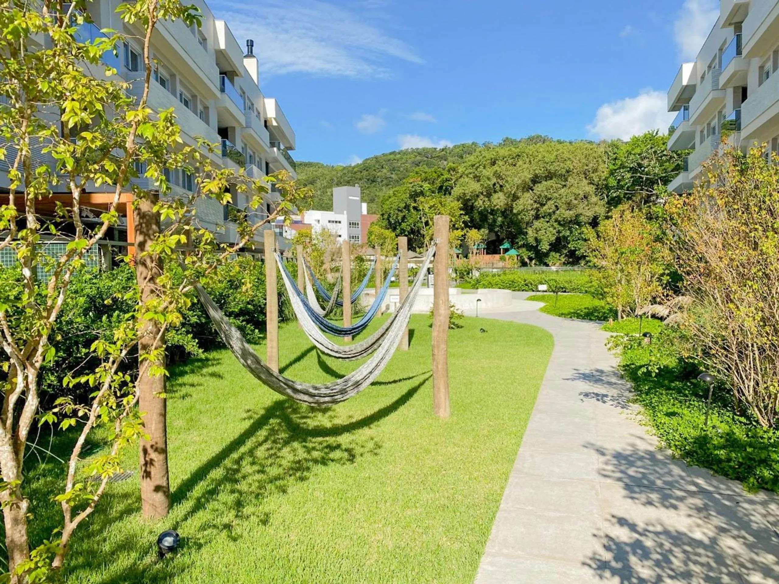 Jurere Perfeição em cada Detalhe com Linda Piscina