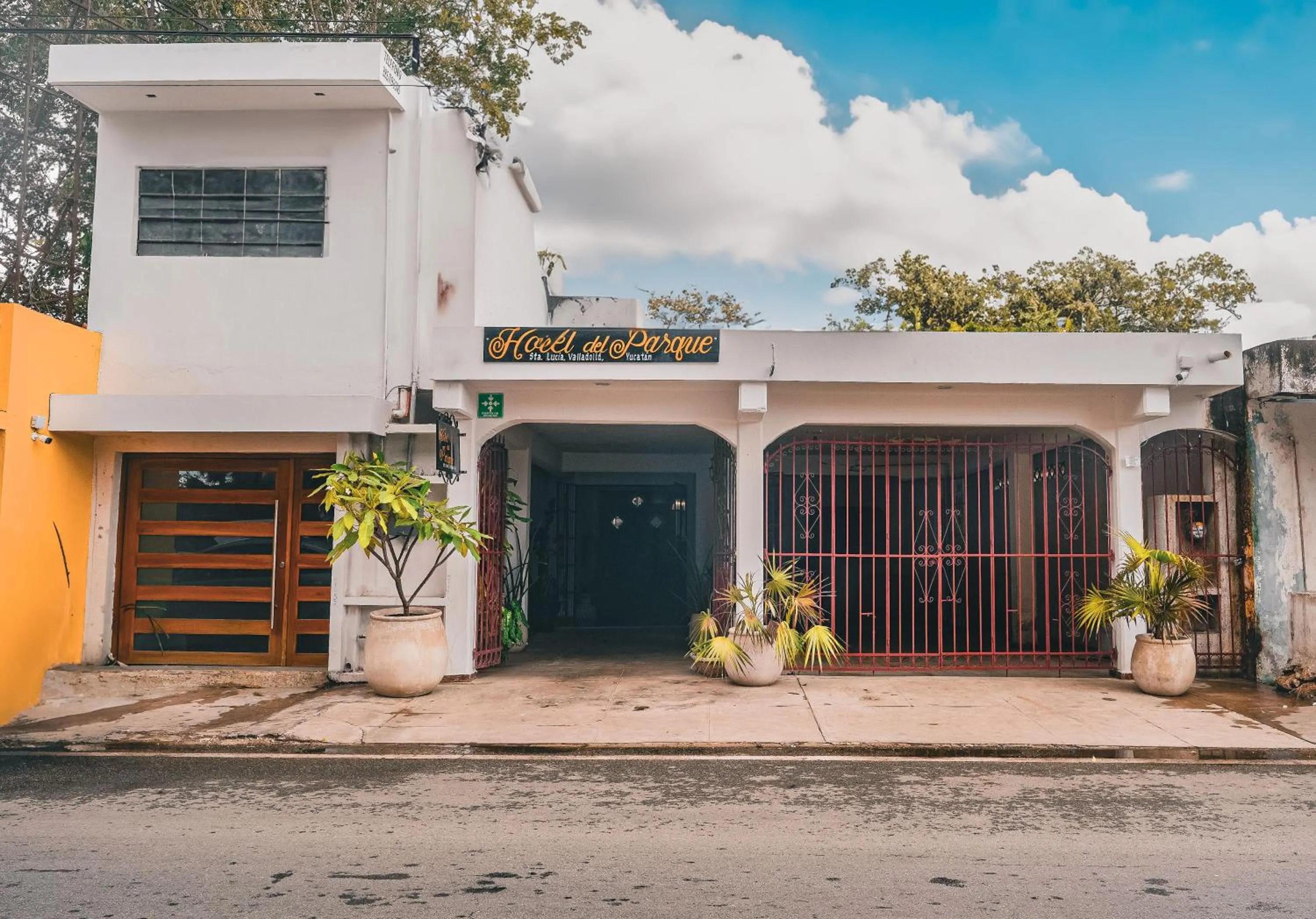 Property building in Hotel del Parque