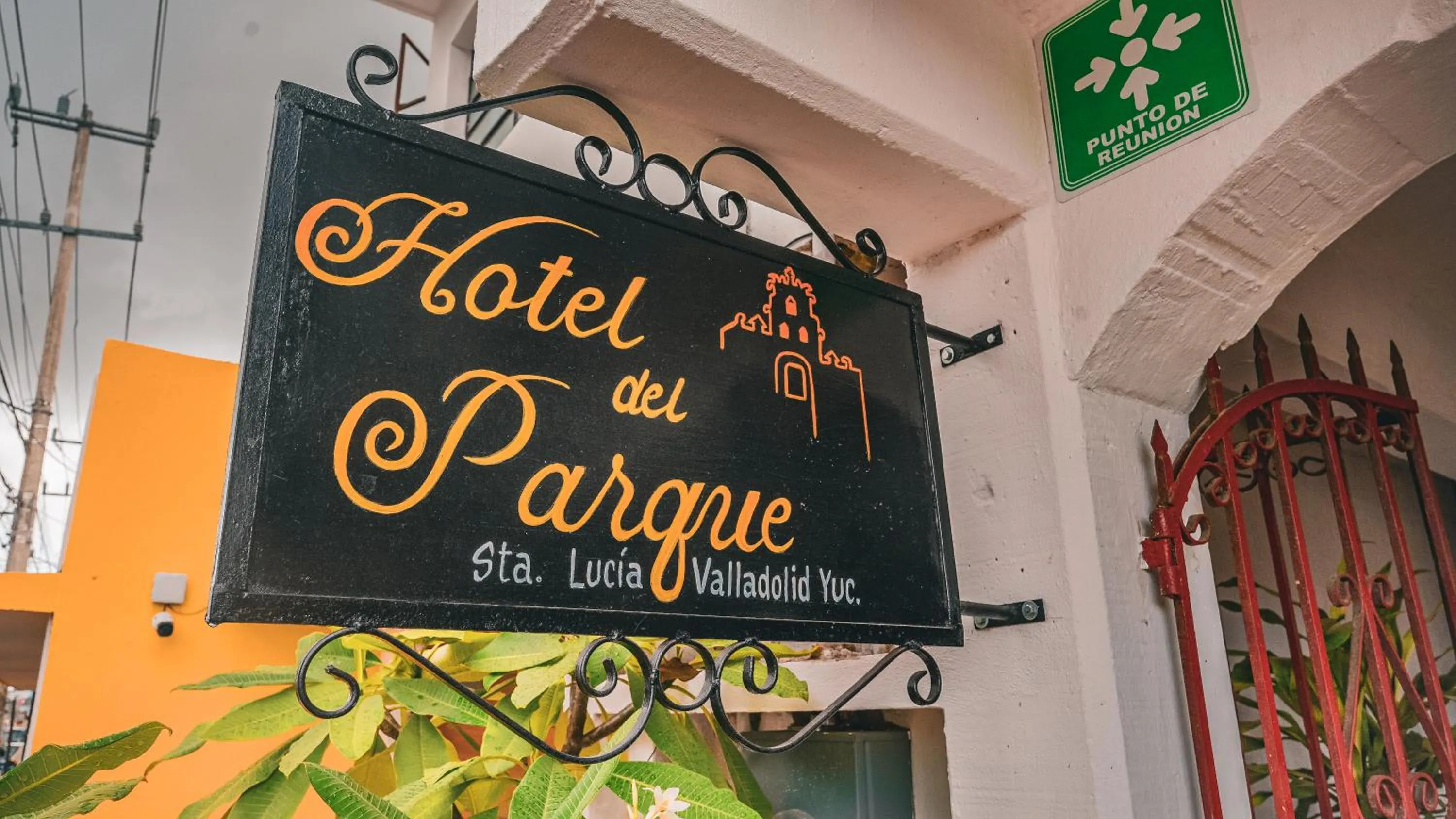 Property building in Hotel del Parque