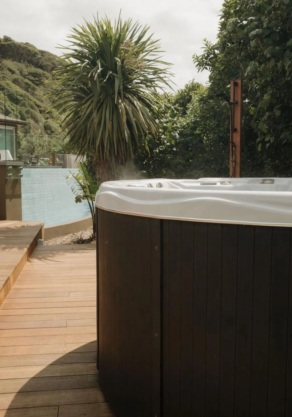 Hot Tub in Te Whaanga Retreat & Spa