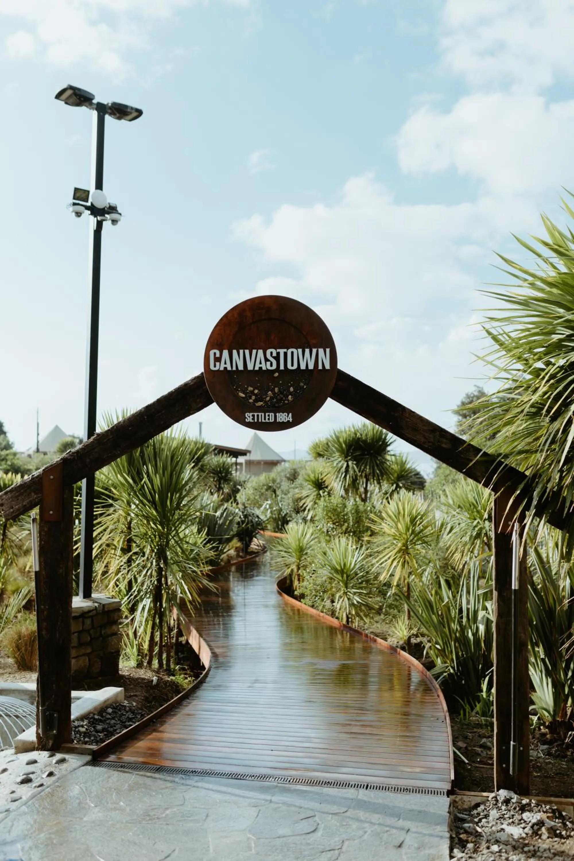 Logo/Certificate/Sign in Te Whaanga Retreat & Spa