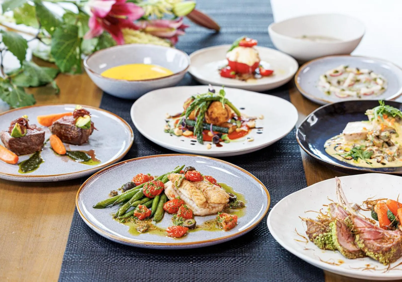 Restaurant/places to eat in Te Whaanga Retreat & Spa
